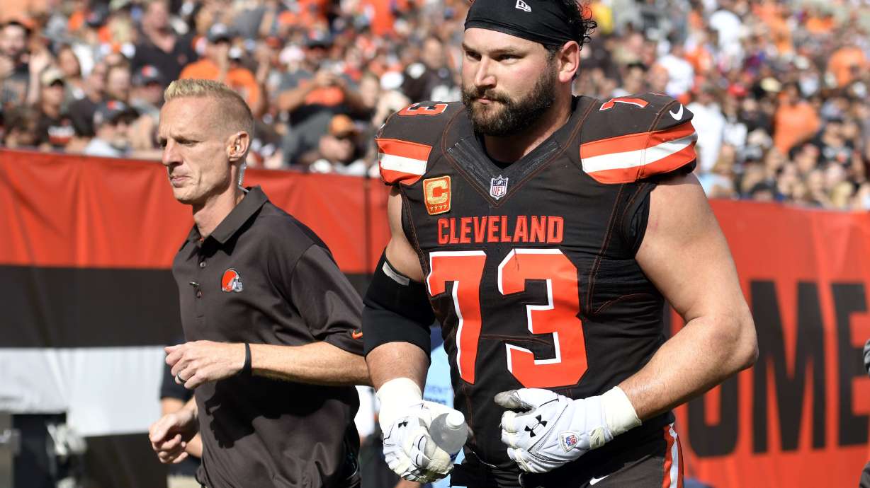 Browns' Thomas having season-ending surgery, future blurry