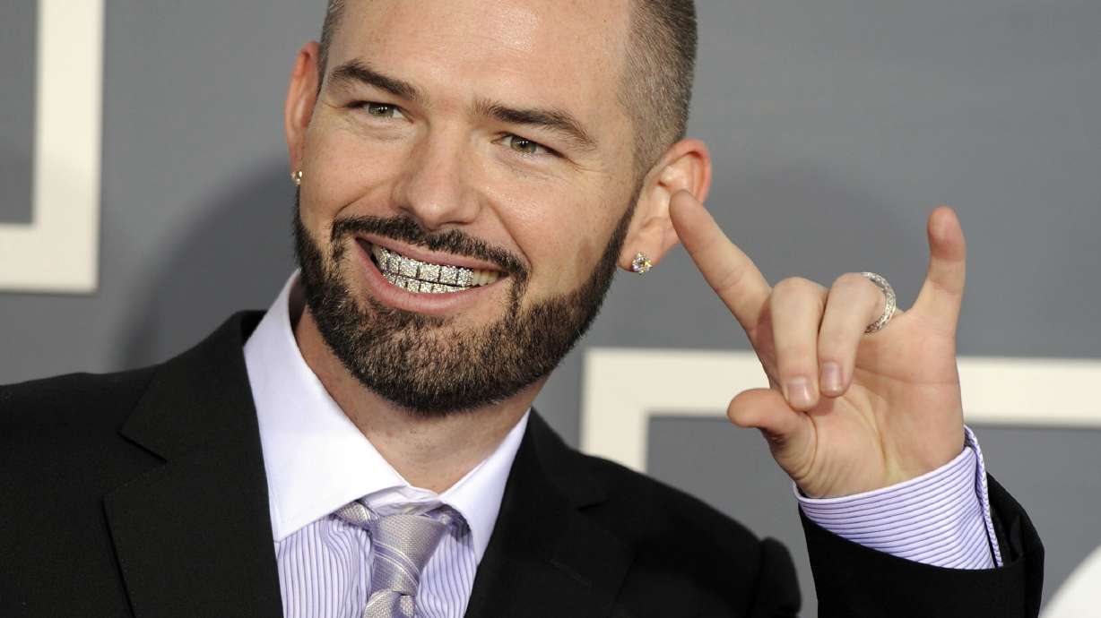 World Series Grillz: Rapper offers free grillz to Astros