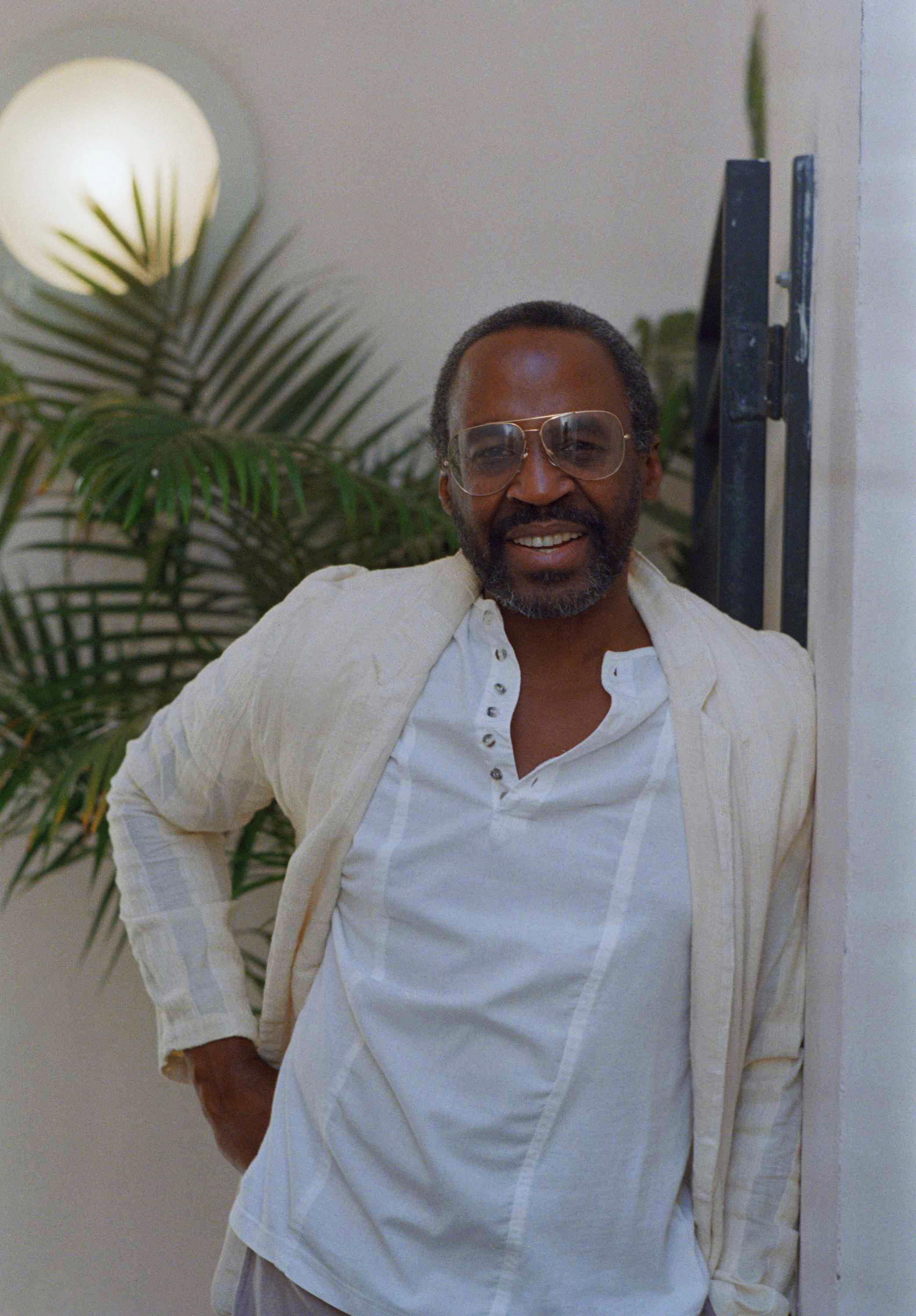 Emmy Award-winning "Benson" star Robert Guillaume dies at 89