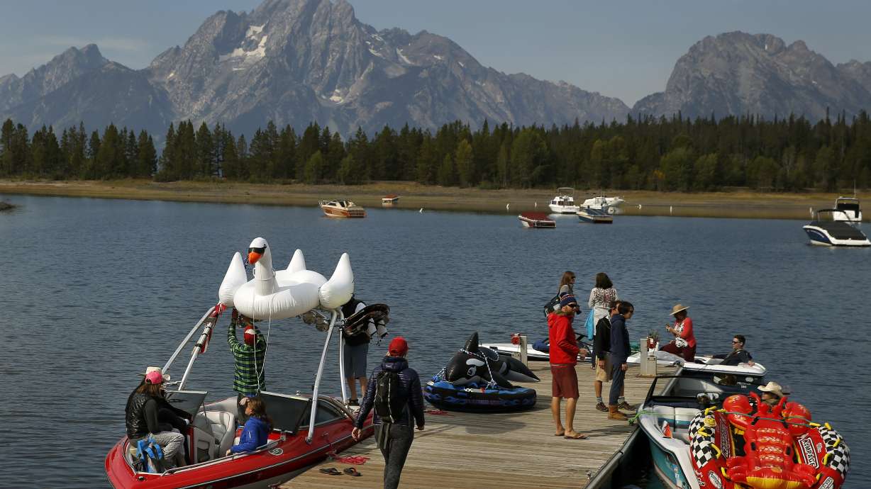 US considers higher entry fees at 17 popular national parks