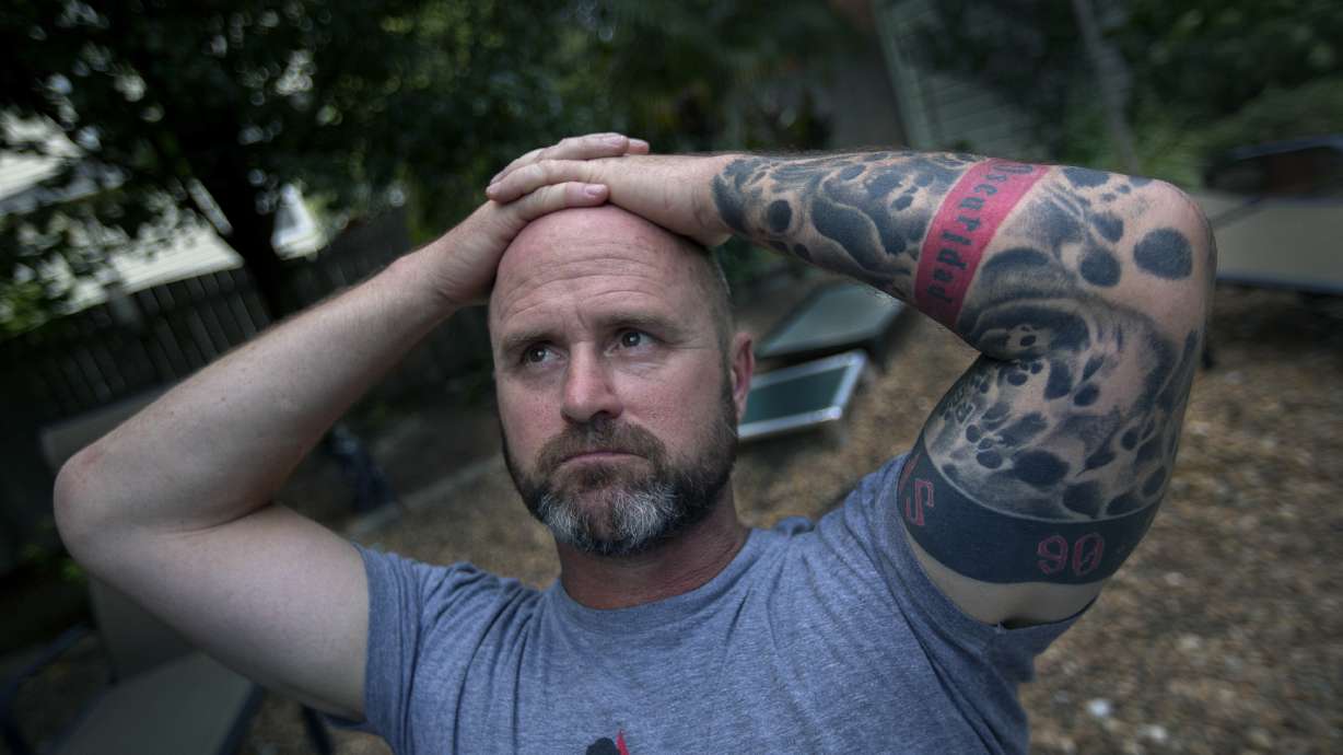 AP Interview: SEAL wants Bergdahl dishonorably discharged