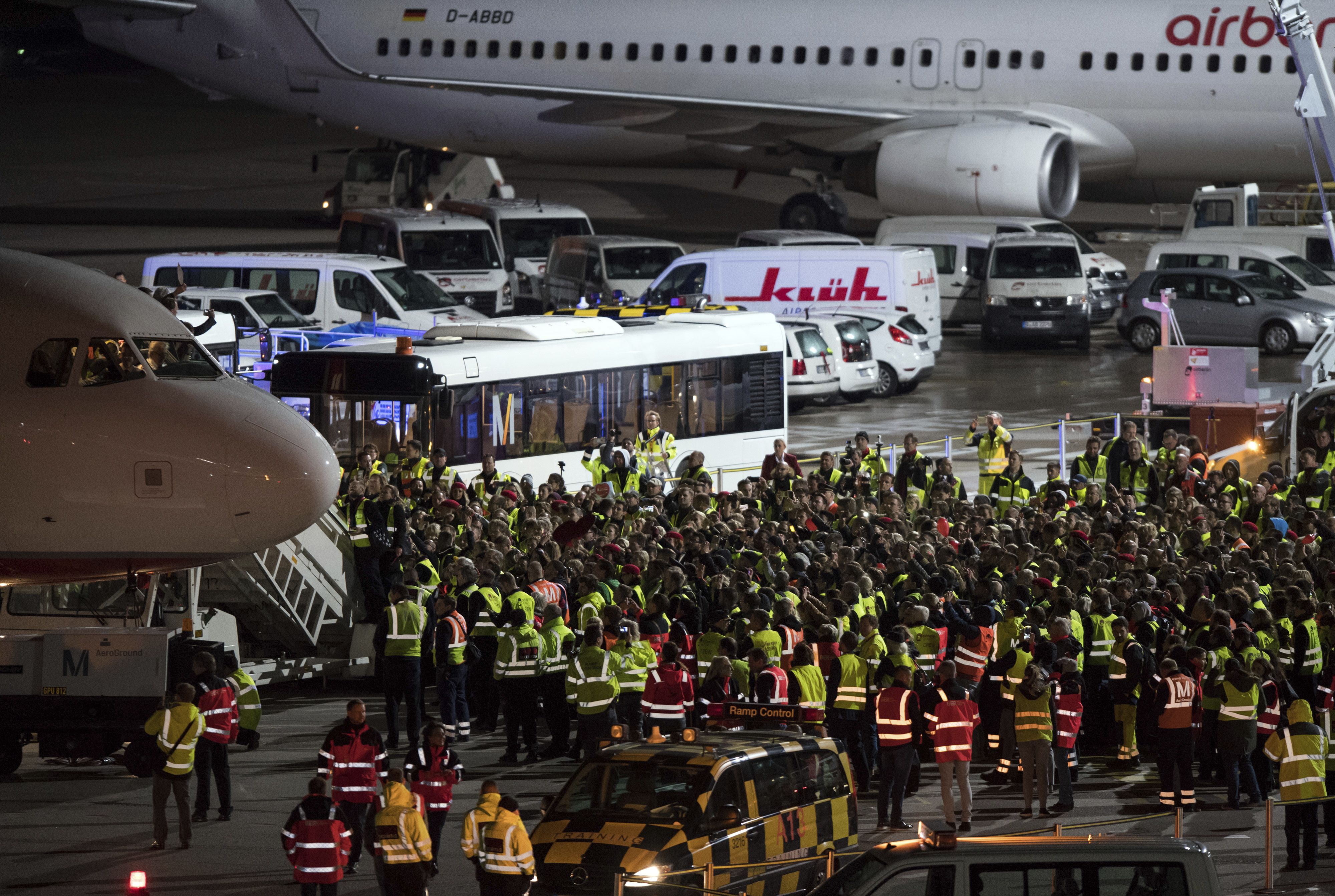 EasyJet to take over planes from bankrupt Air Berlin