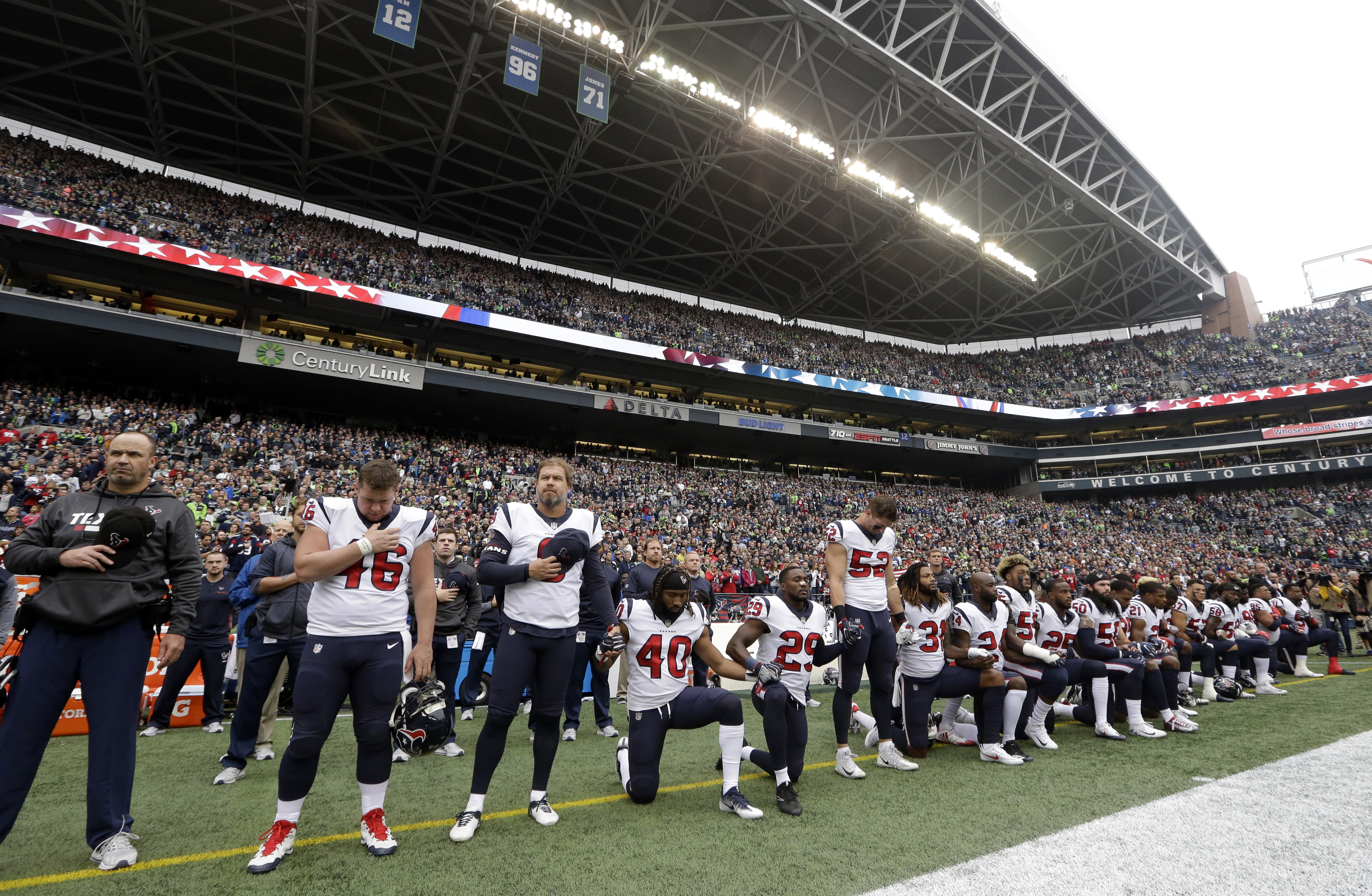 Most Texans kneel during anthem after owner's comments