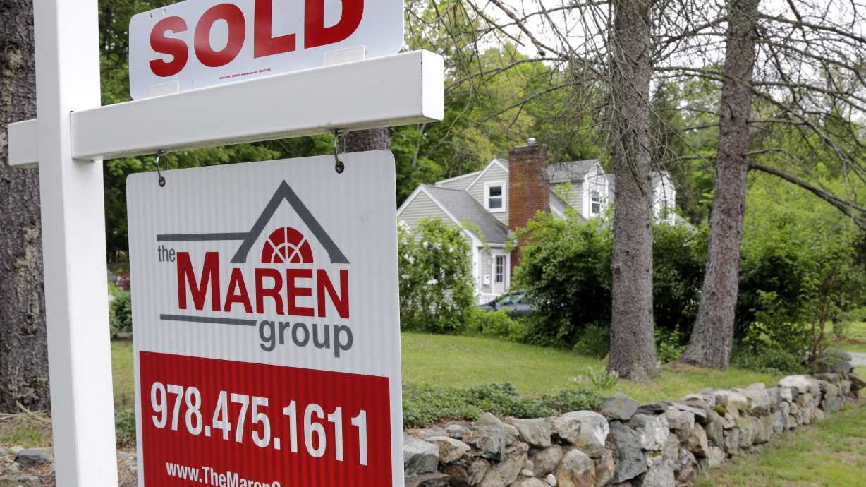 US home prices rose in August even as sales slipped