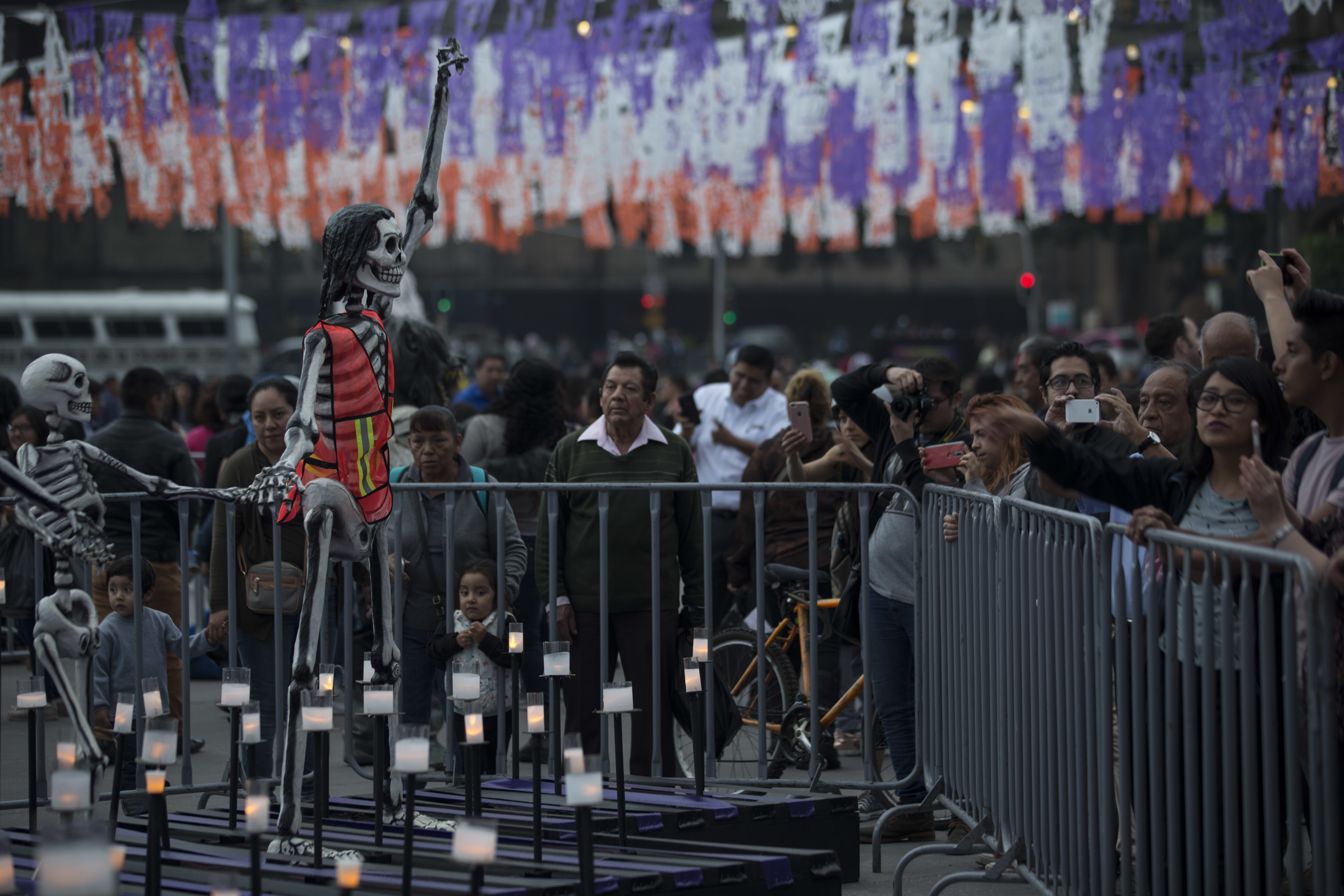 Mexico City updates 911 app to push quake alerts to phones