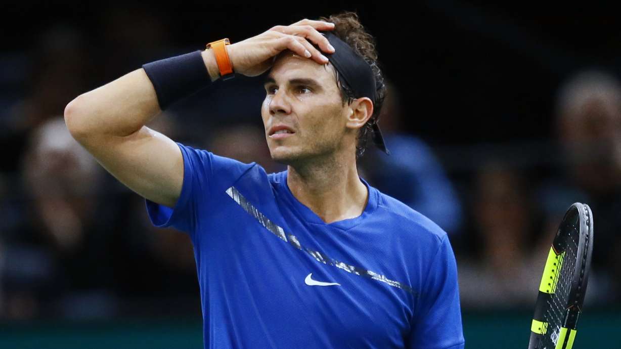 Nadal pulls out of Paris Masters with right knee injury