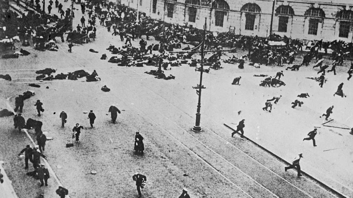 Century-old photos capture drama of 1917 Russian Revolution