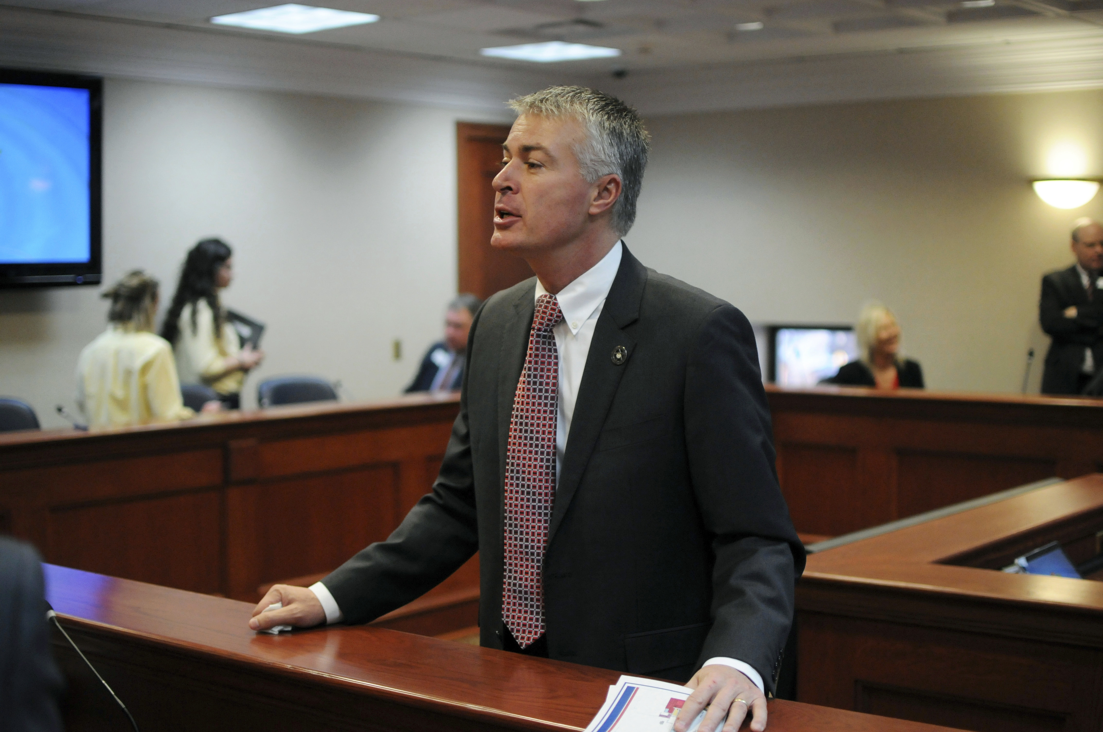 35 states and DC back bid to collect online sales taxes