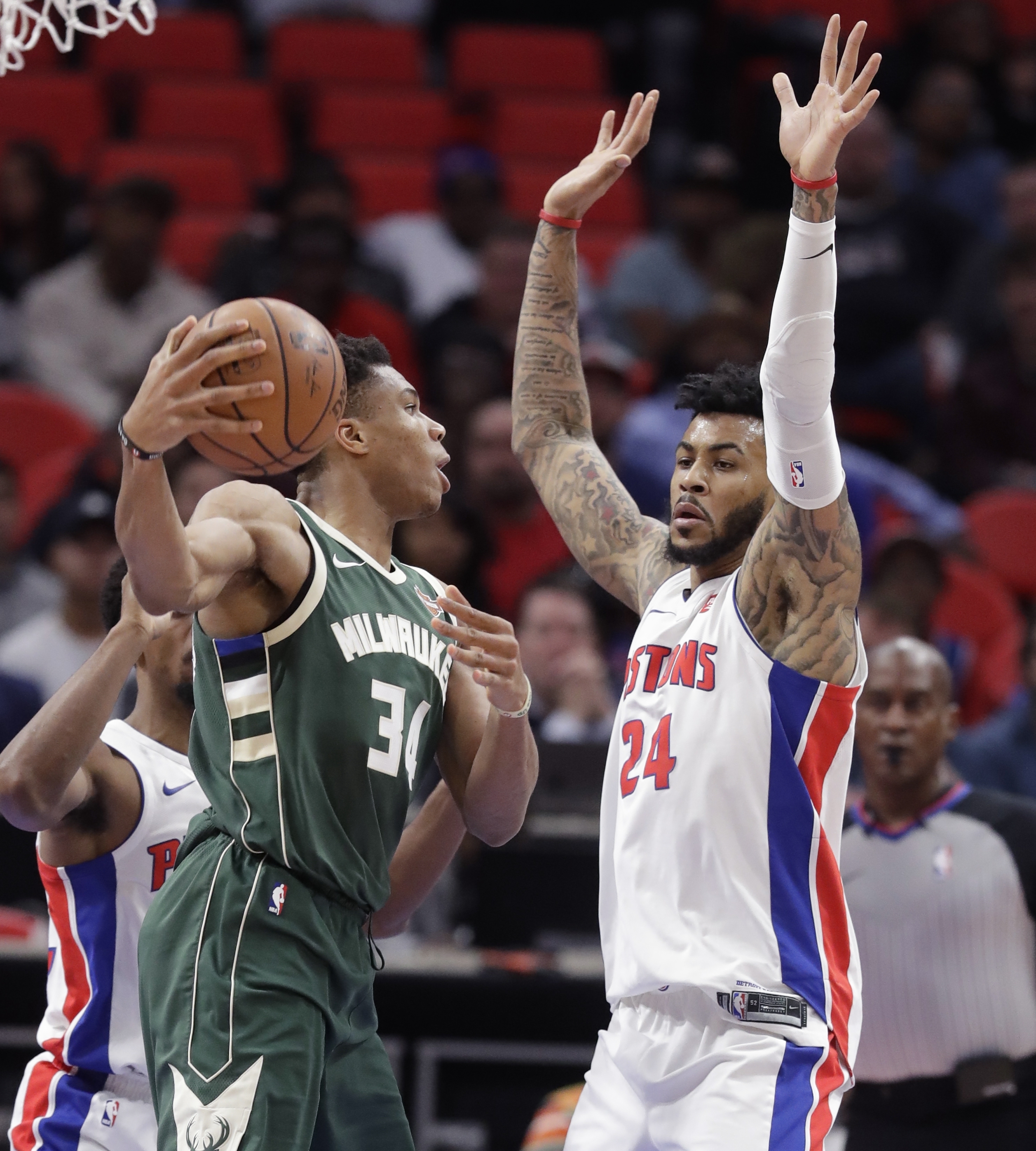 Drummond's FTs lift Pistons over Bucks 105-96