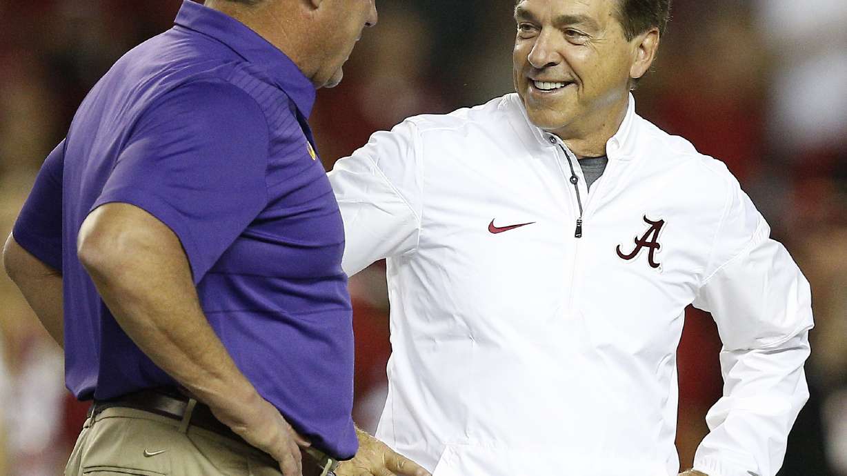 Hurts, No. 1 Alabama hold off No. 19 LSU, 24-10