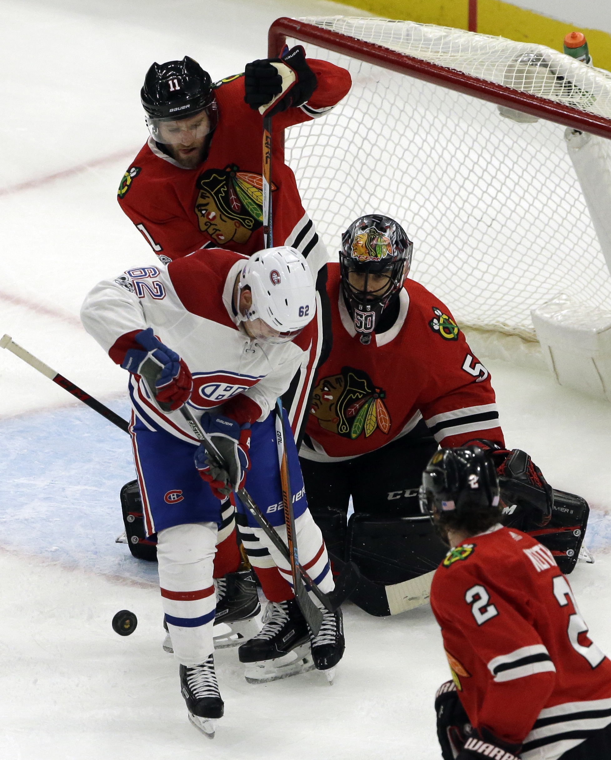 Lindgren leads Canadiens to 2-0 victory over Blackhawks