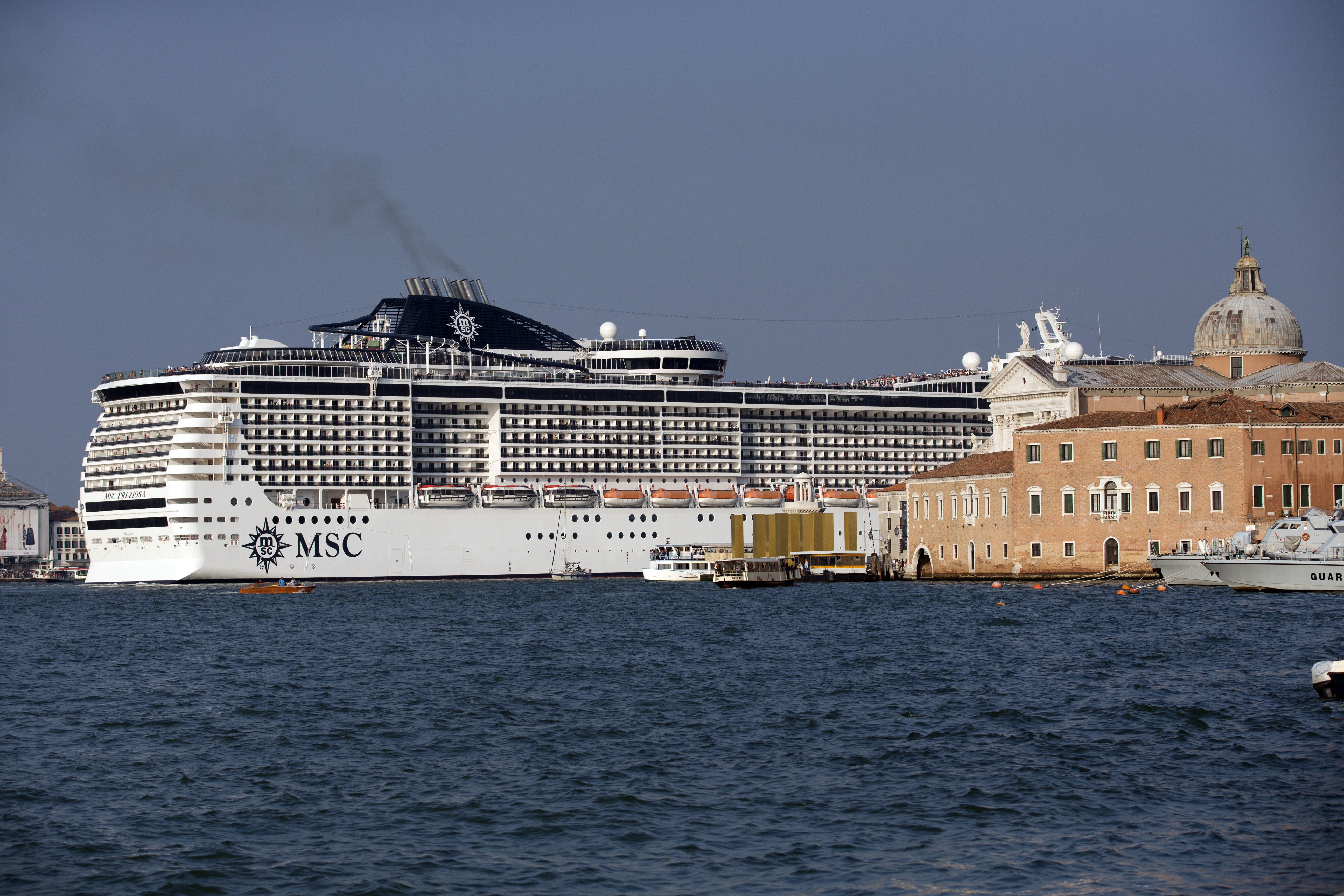 Big cruise ships visiting Venice to be re-routed