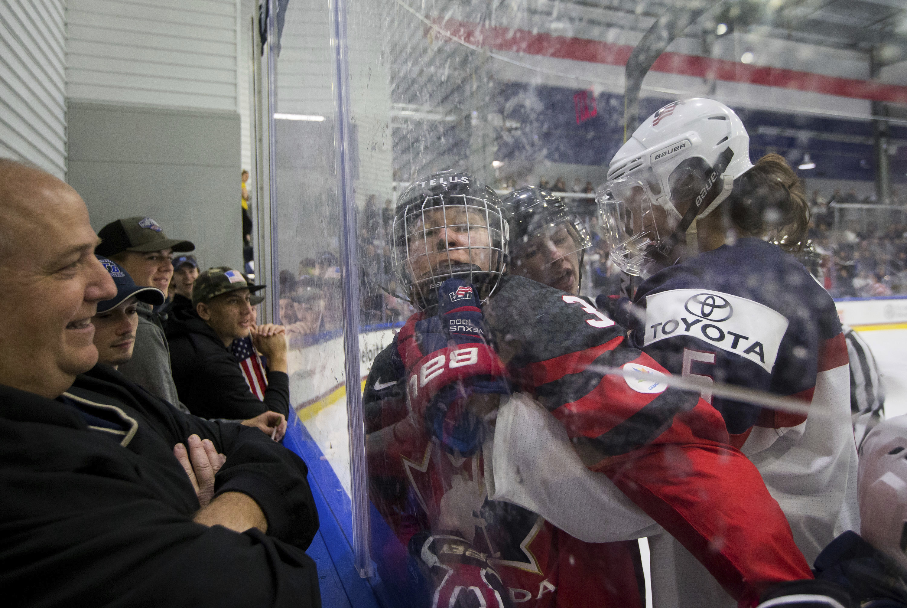 US hockey women beat Canada 4-2 in Four Nations Cup