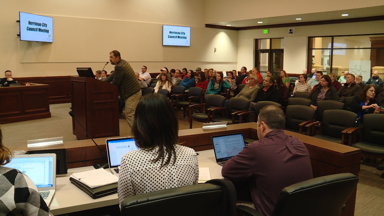 Herriman residents upset over future city plan; gathering signatures to force revision
