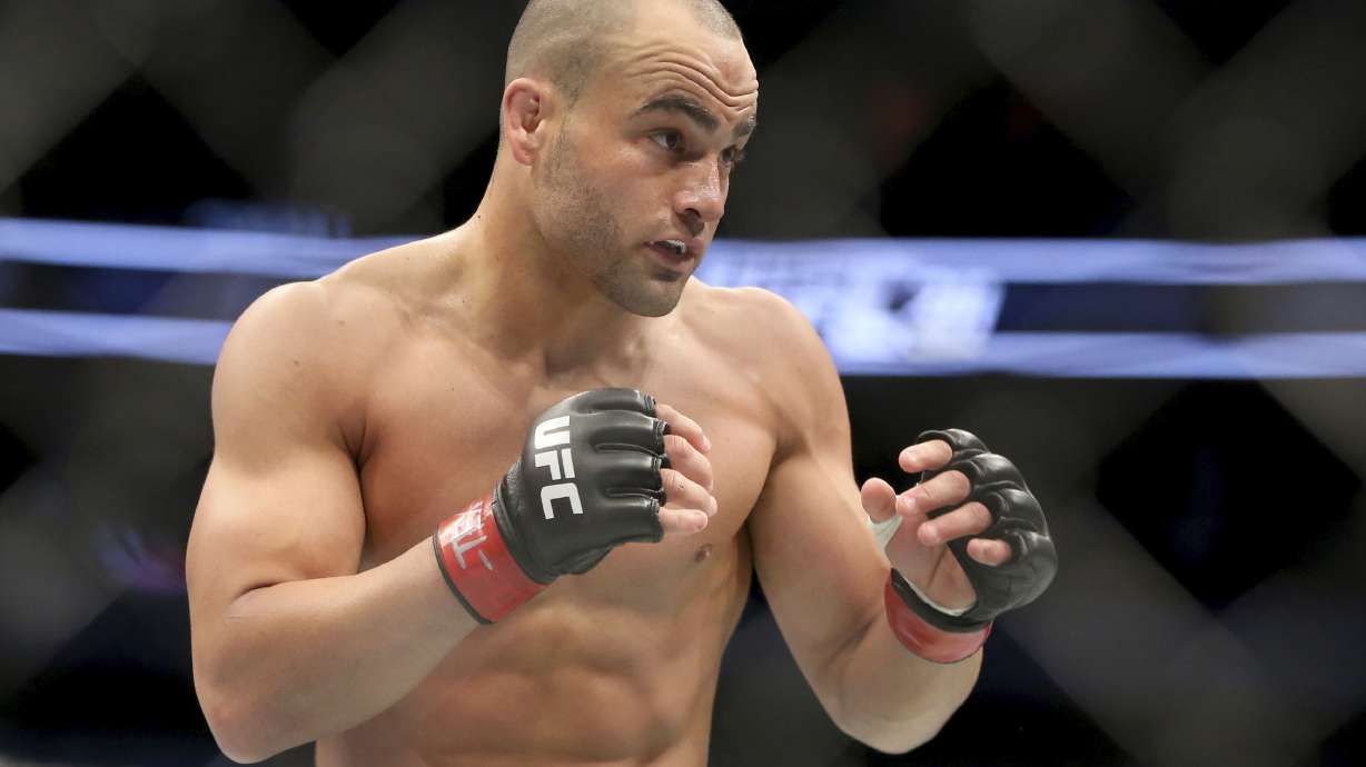 Hey, coach! Alvarez balances tips, training on UFC's 'TUF'