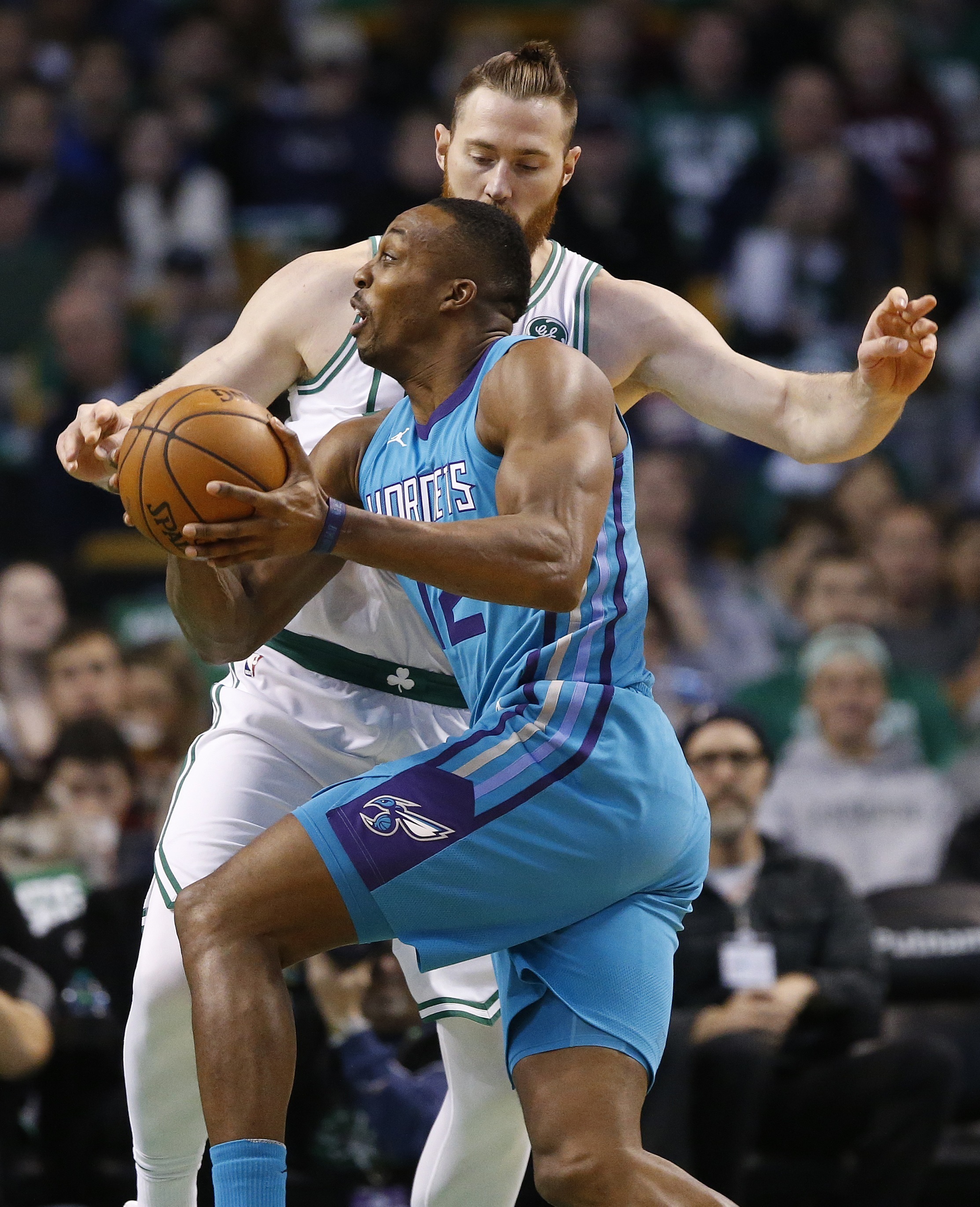 Irving gets hit in face, Celtics hold off Hornets 90-87