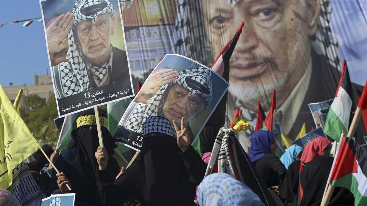 Tens of thousands mark Arafat death anniversary in Gaza