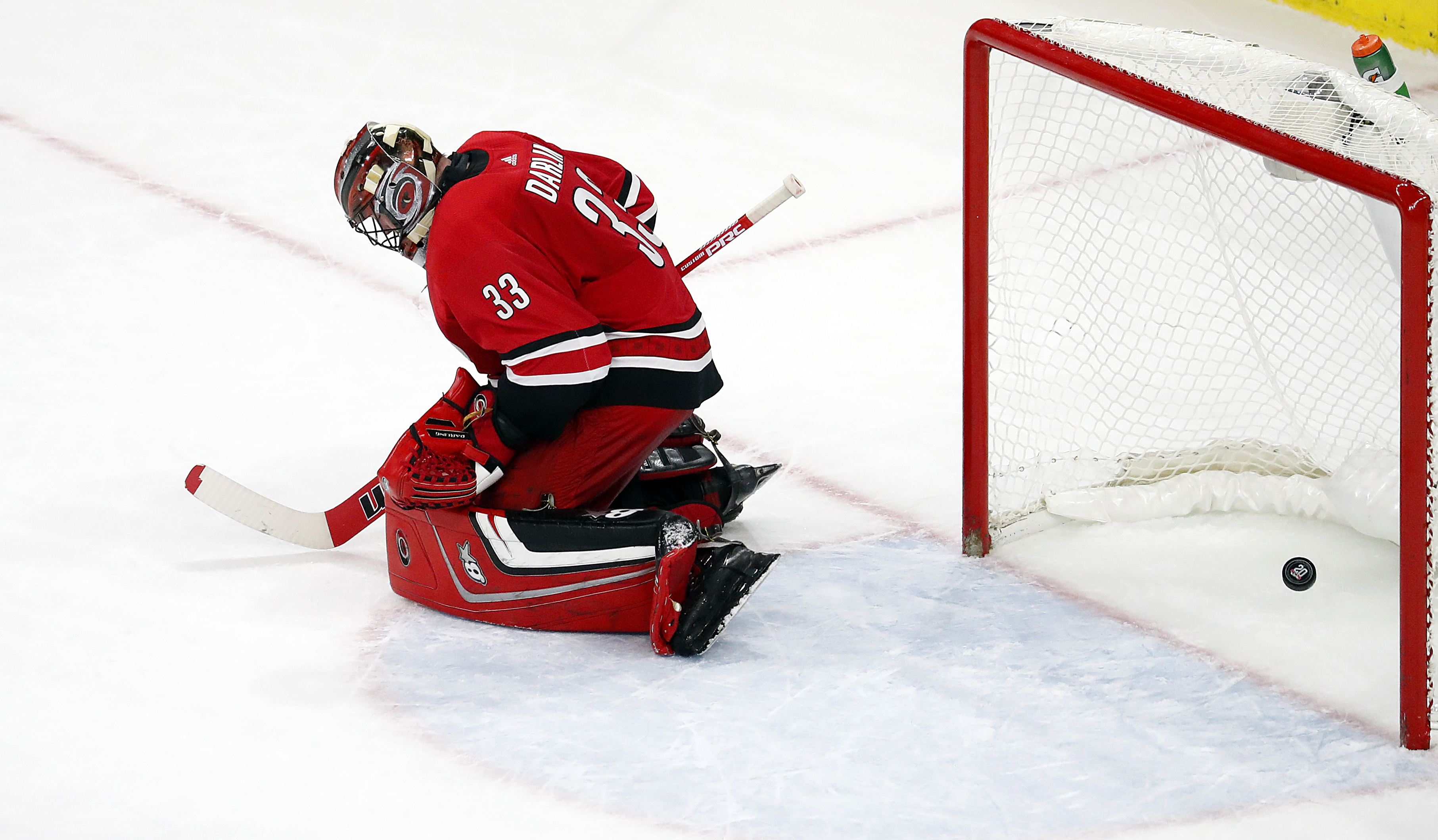 Saad scores in OT to give Blackhawks 4-3 win over Hurricanes