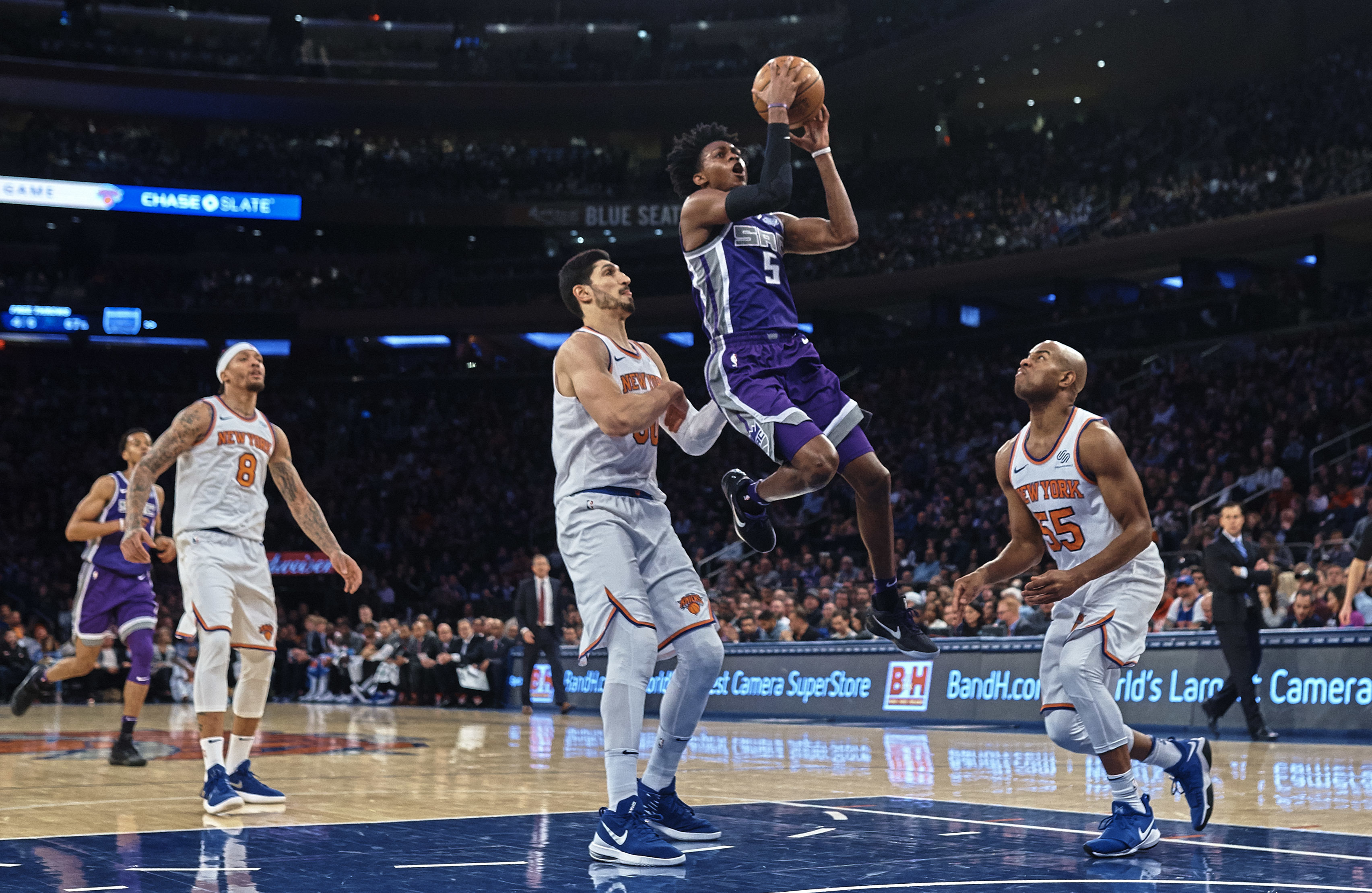 Porzingis returns to score 34, Knicks beat Kings 118-91
