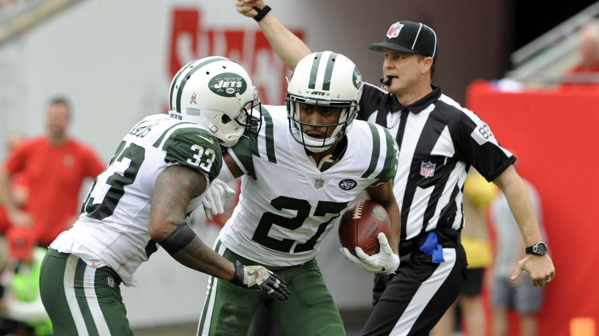 Fitzpatrick helps Bucs beat Jets 15-10, end 5-game skid