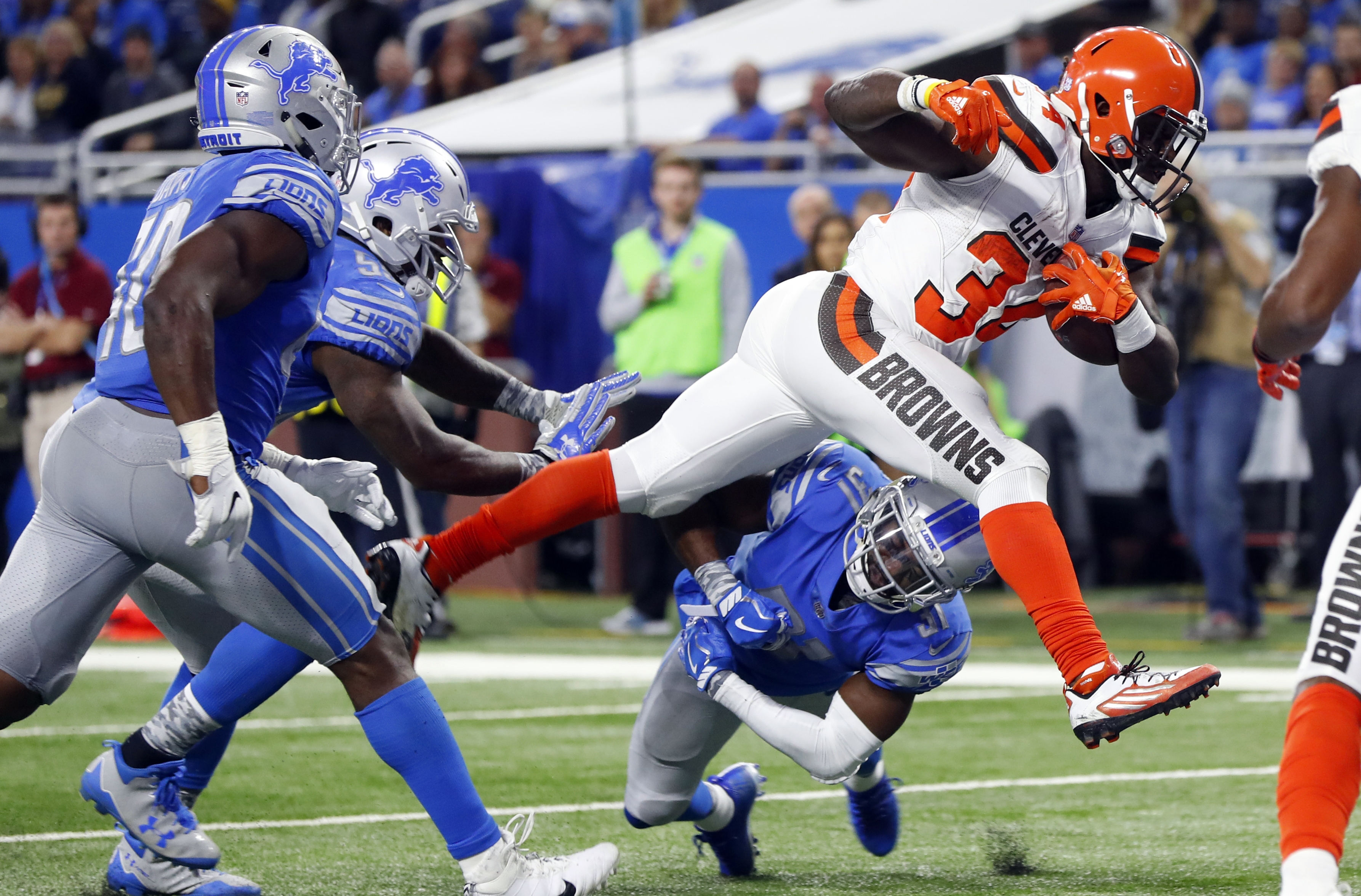 Matthew Stafford helps Lions come back and beat Browns 38-24