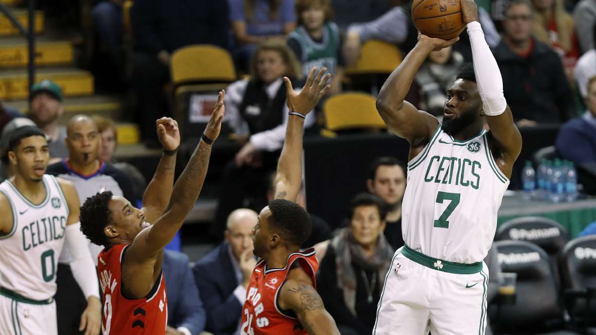 Celtics hold off Raptors 95-94 for 12th straight victory