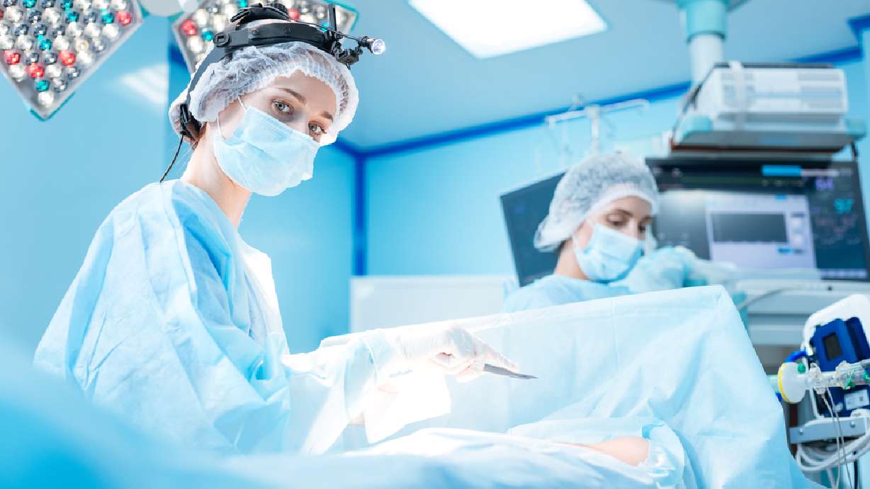 Plastic surgeon repairs botched liposuction procedure