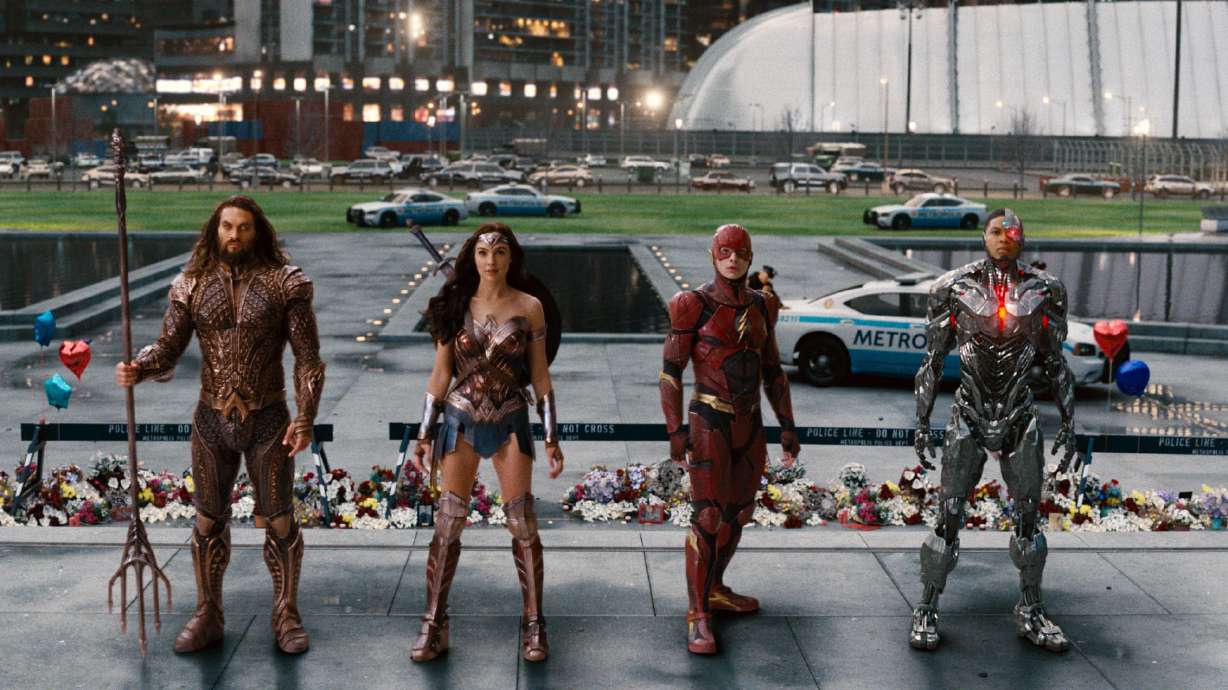 In 'Justice League,' DC looks beyond Batman and Superman