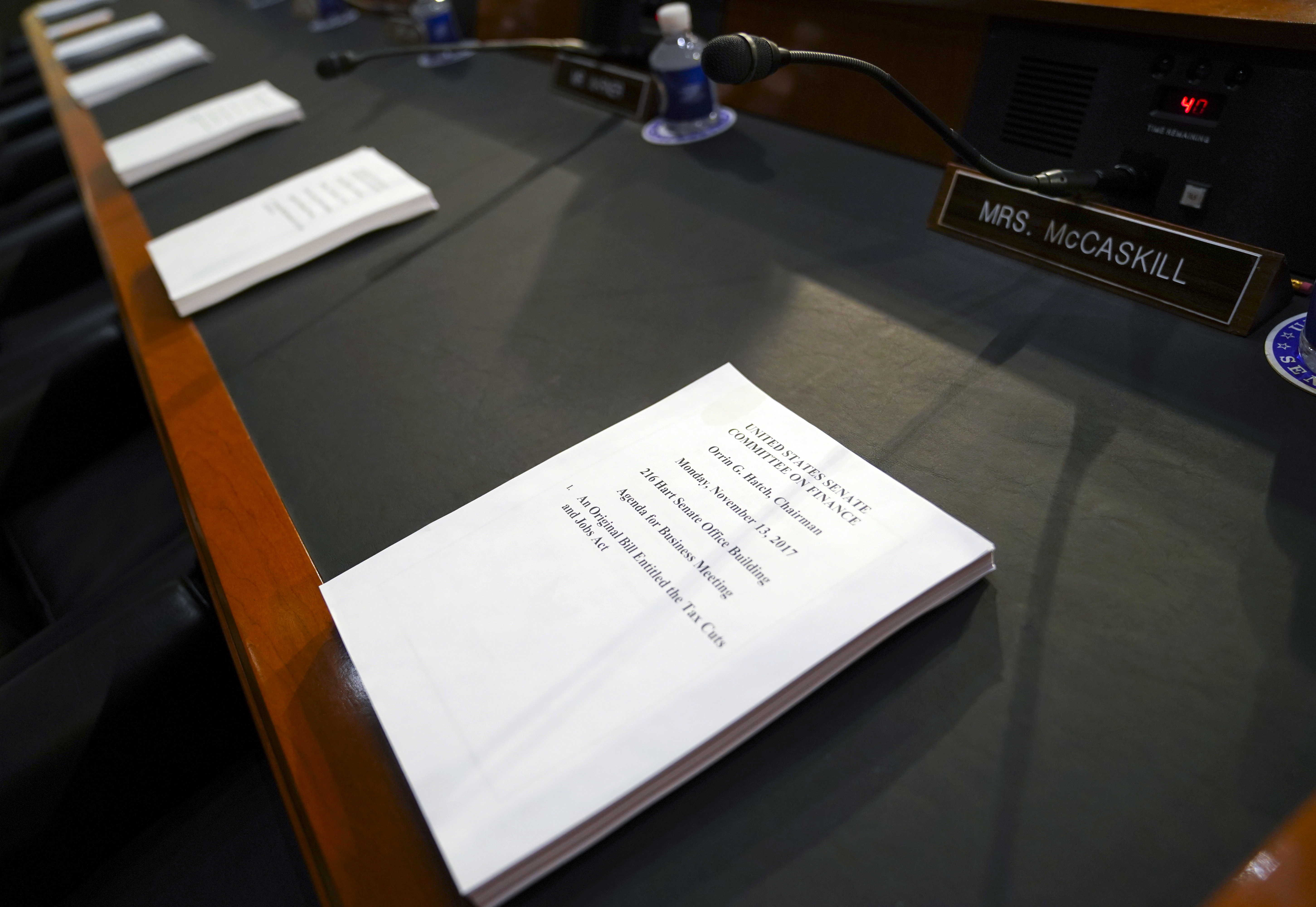 Senate GOP intent on scrapping health mandate in tax bill