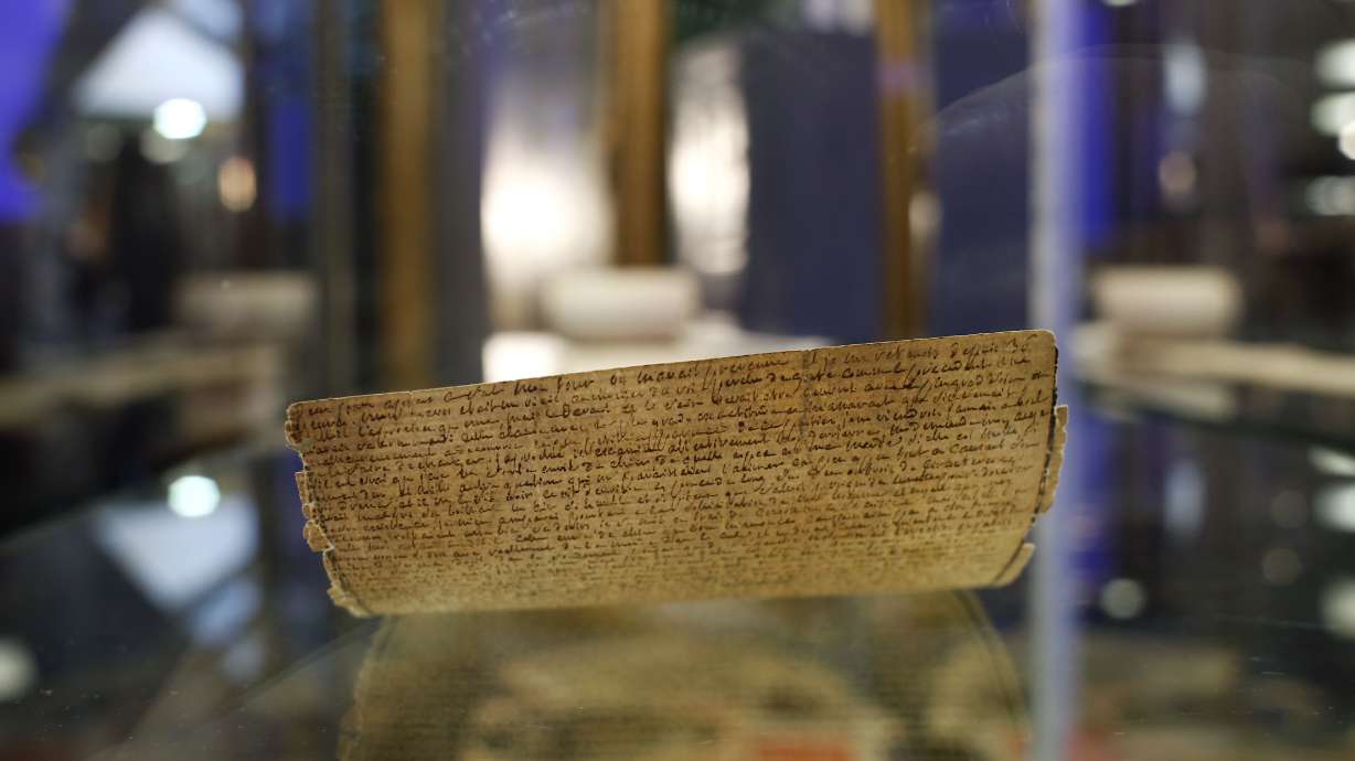 Rare manuscripts to be sold from alleged Paris pyramid scam