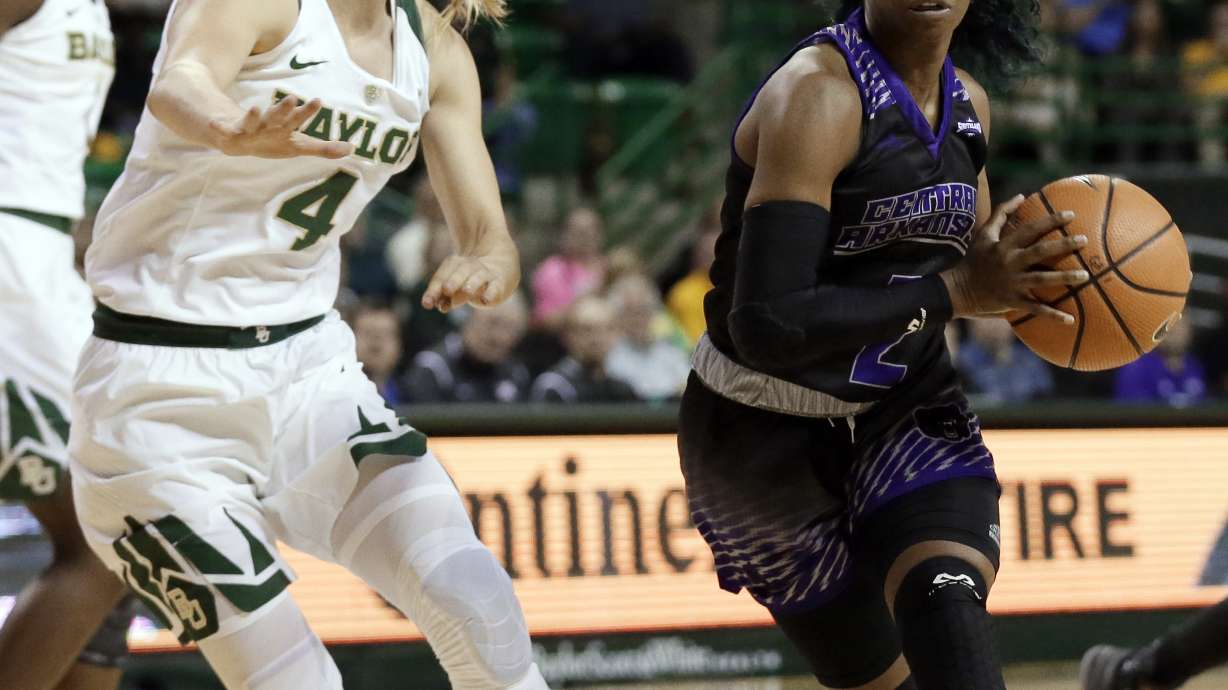 Cox, Brown double-doubles as No. 3 Baylor women beat UCA