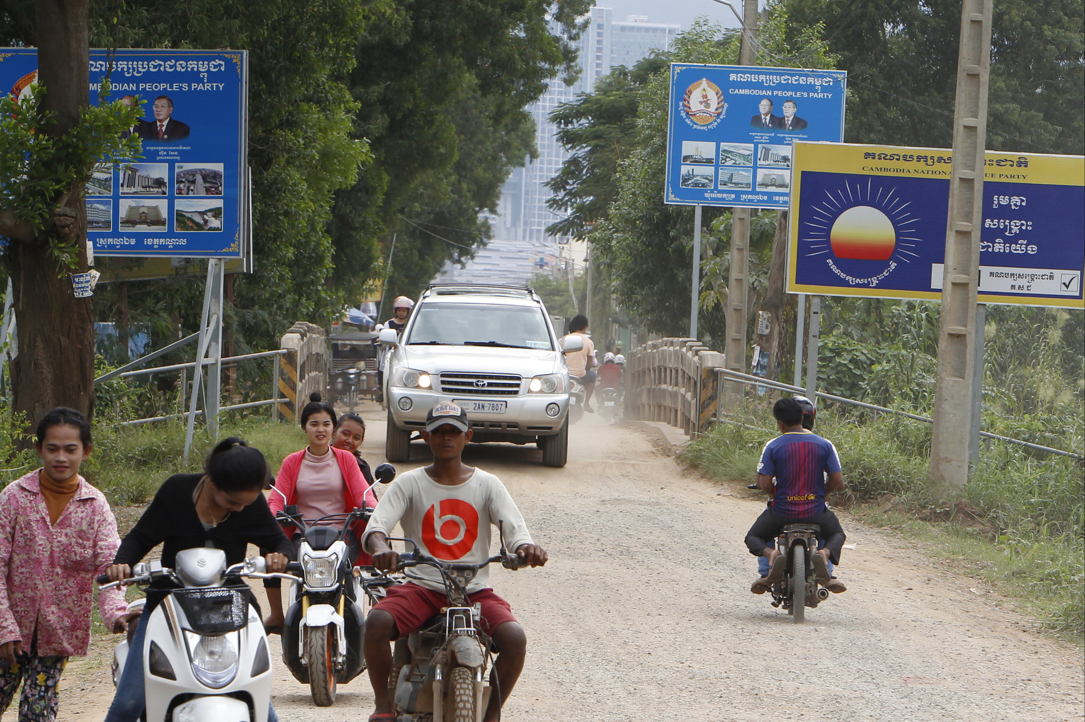 Court ruling expected to dissolve main Cambodian opposition