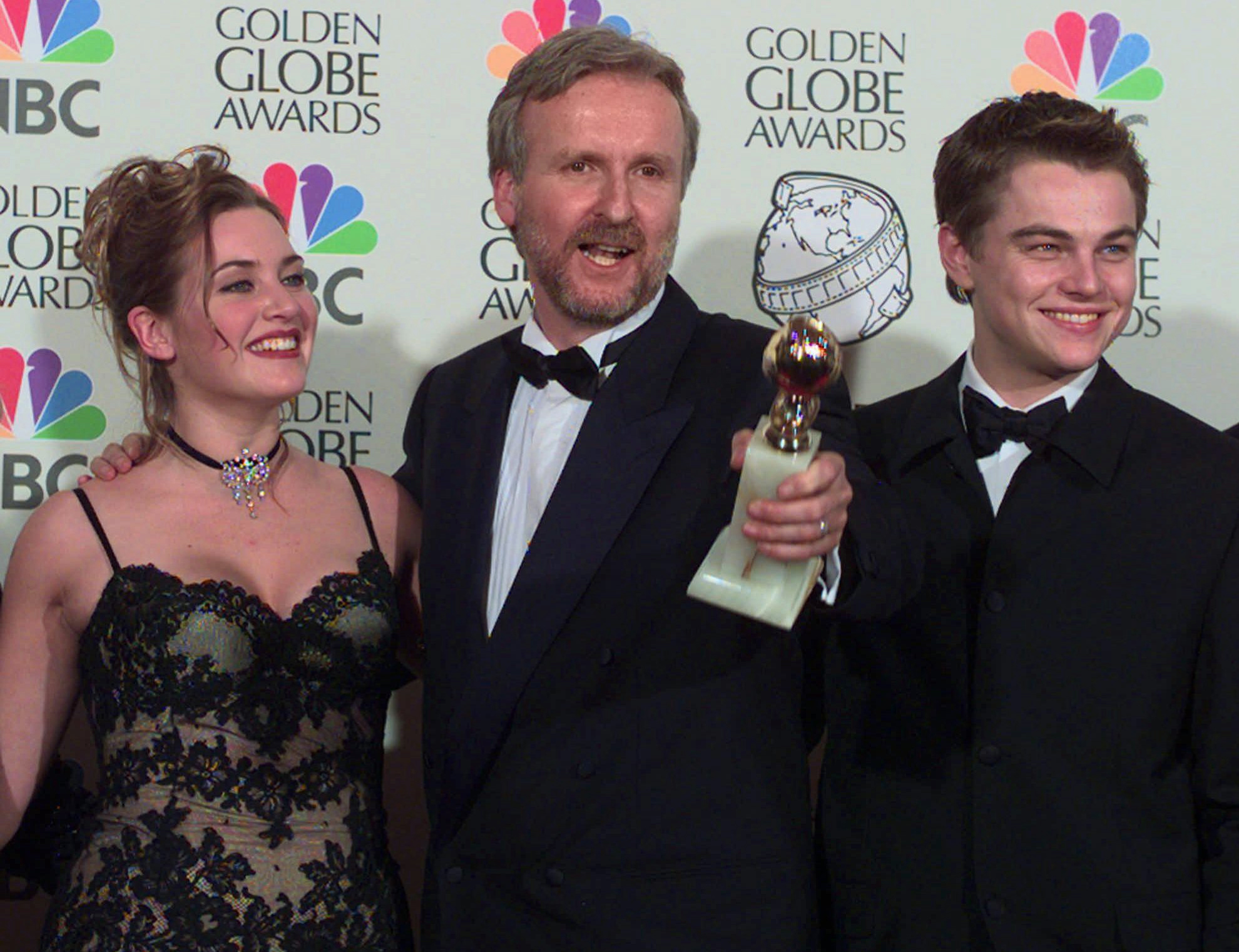 'Titanic' sailing back into theaters for one week