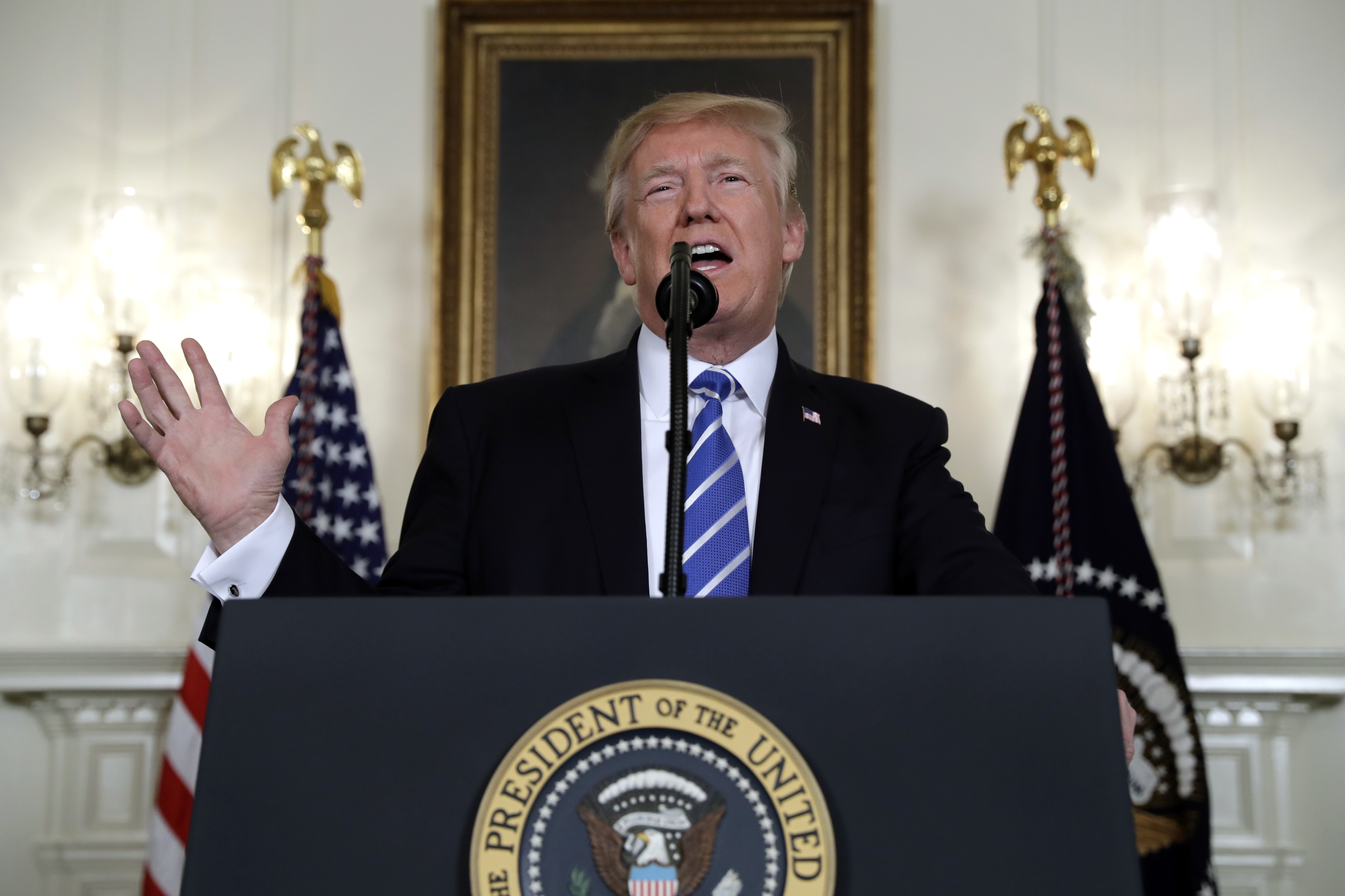 Trump pauses address to nation to take 2 big swigs of water