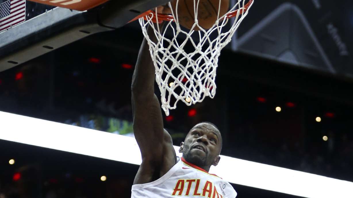 Hawks get their most lopsided win ever, 126-80 over Kings