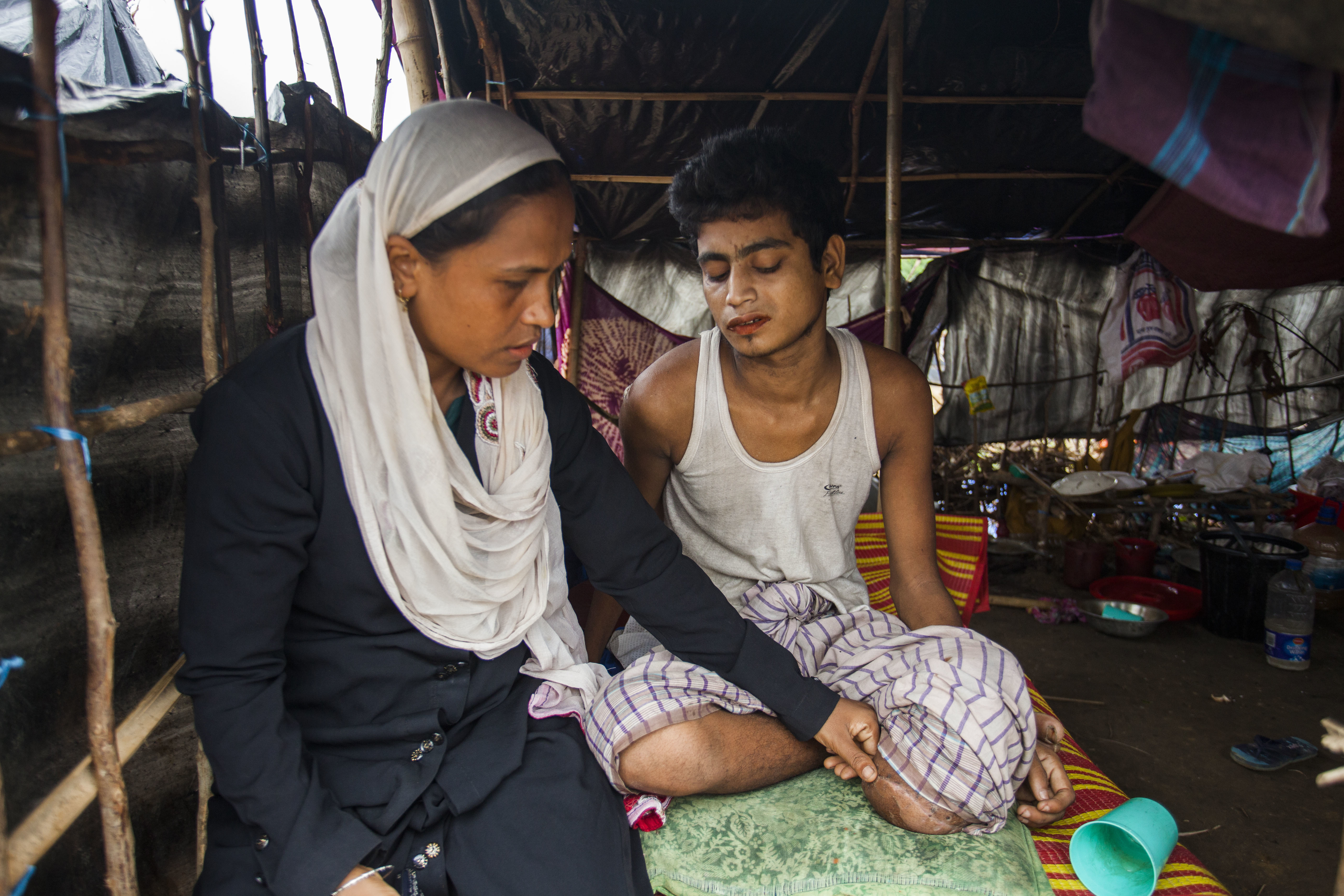Rohingya woman in Bangladesh helps others flee Myanmar