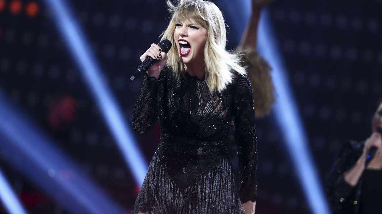 Target run: Taylor Swift shocks shoppers while buying album