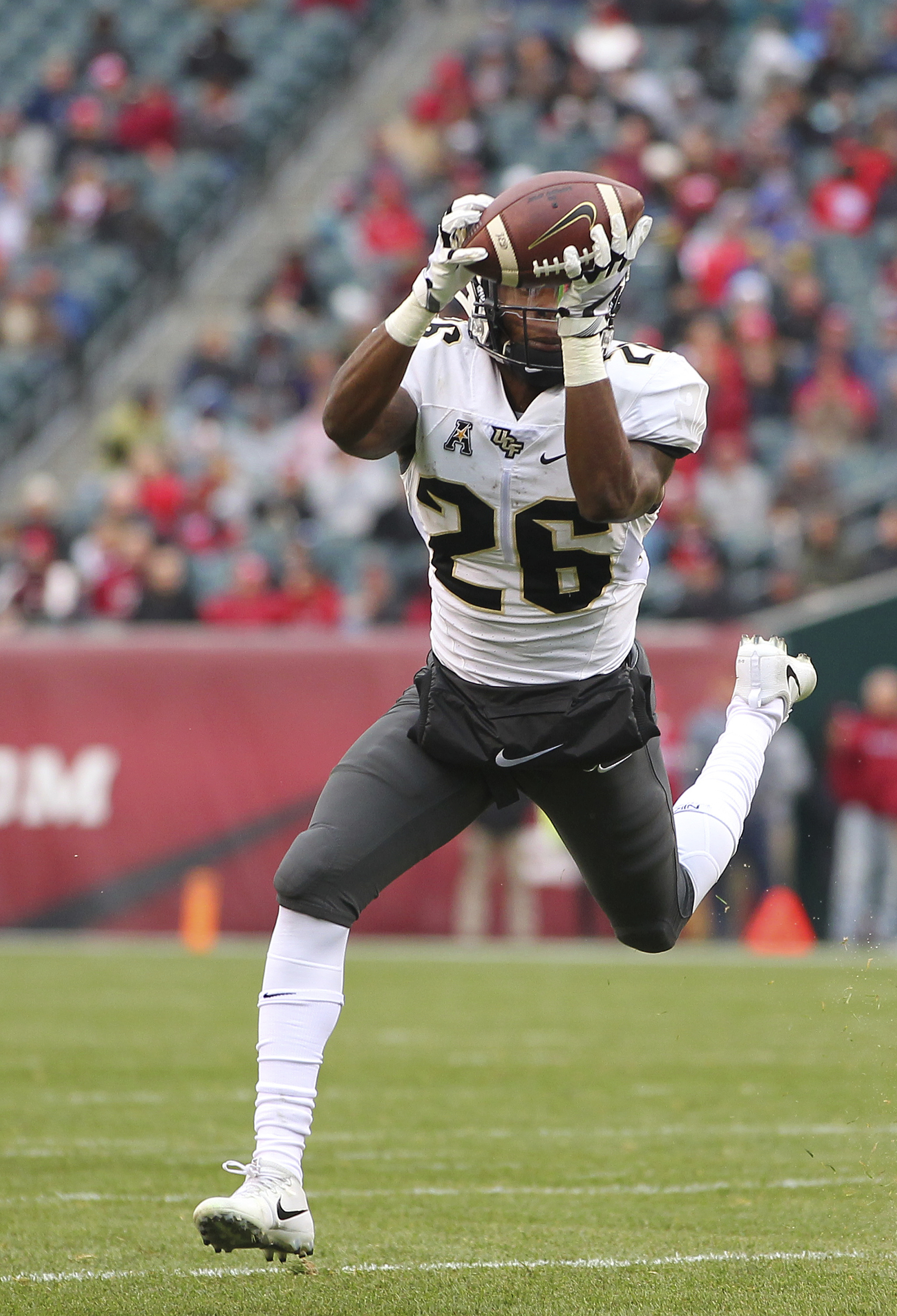 No. 14 UCF rolls Temple 45-19, heads to War on I-4 unbeaten