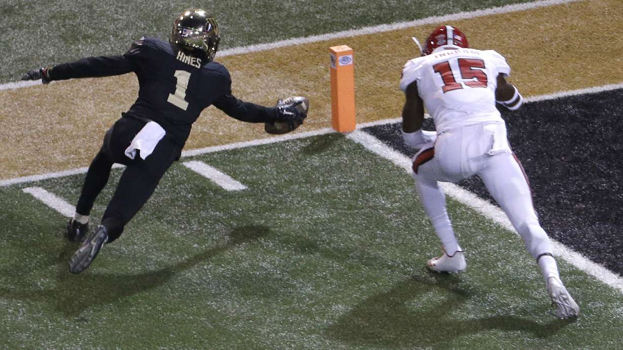 Wolford, Wake Forest upset No. 25 NC State 30-24