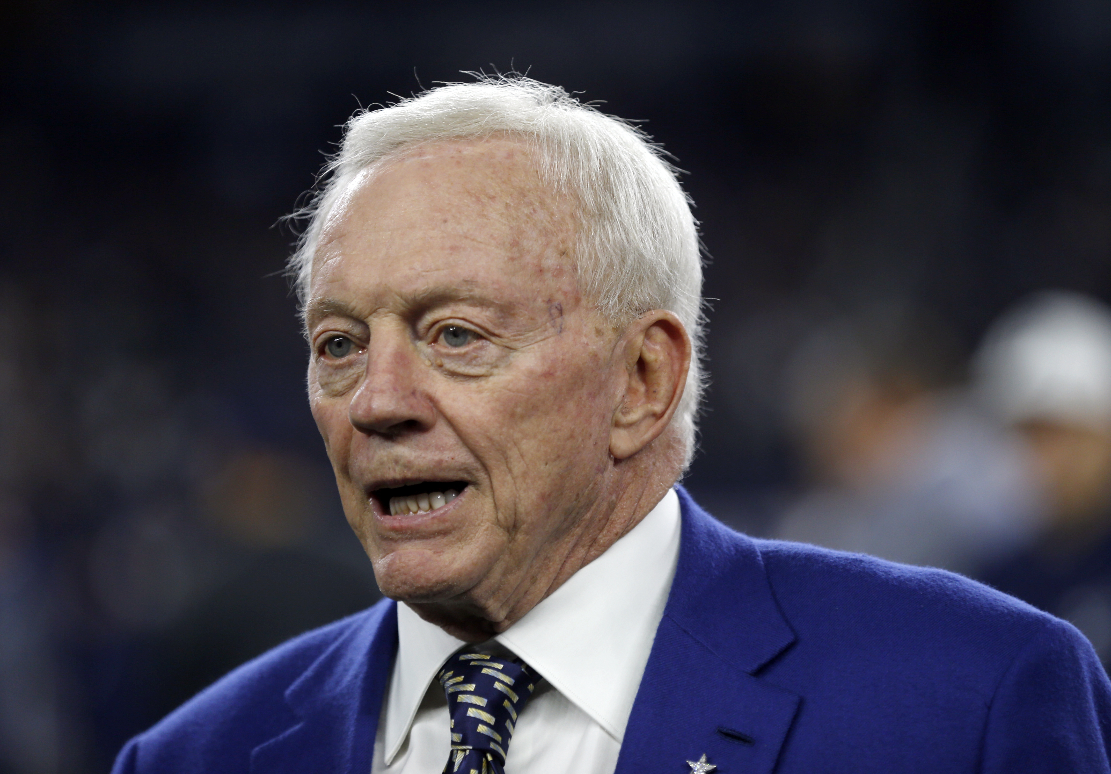 Jerry Jones dishes on Goodell as Cowboys lose sans Elliott
