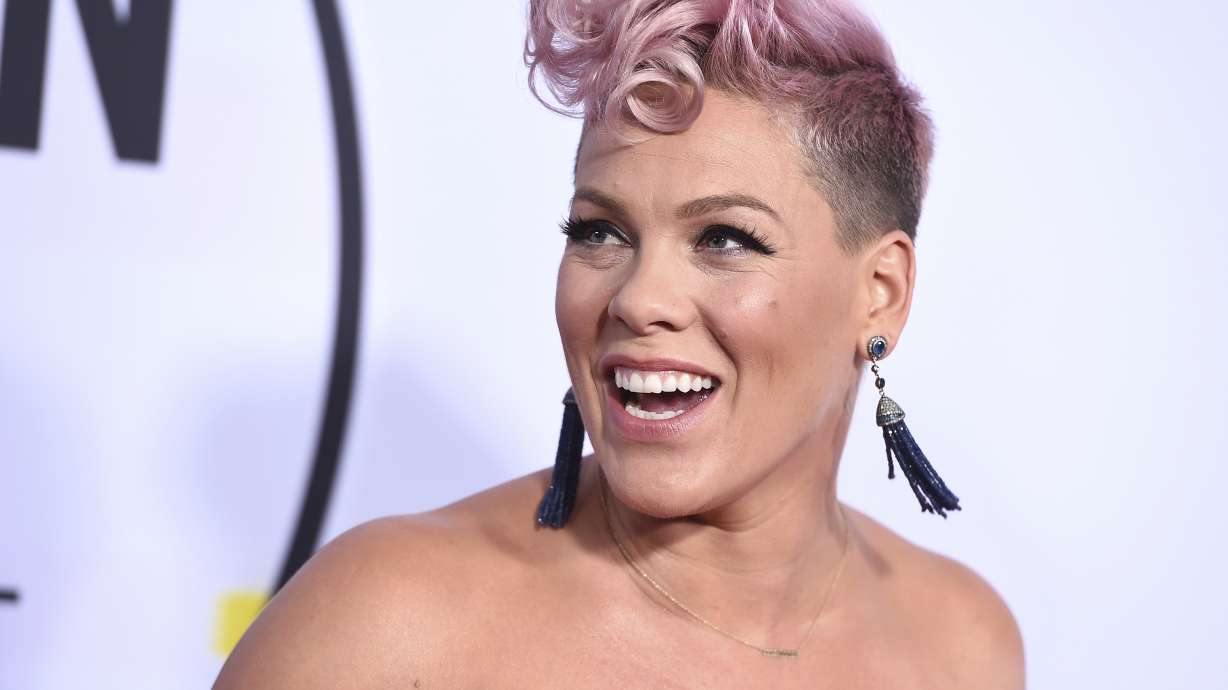 Pink: Christina Aguilera 'killed it' with AMA performance