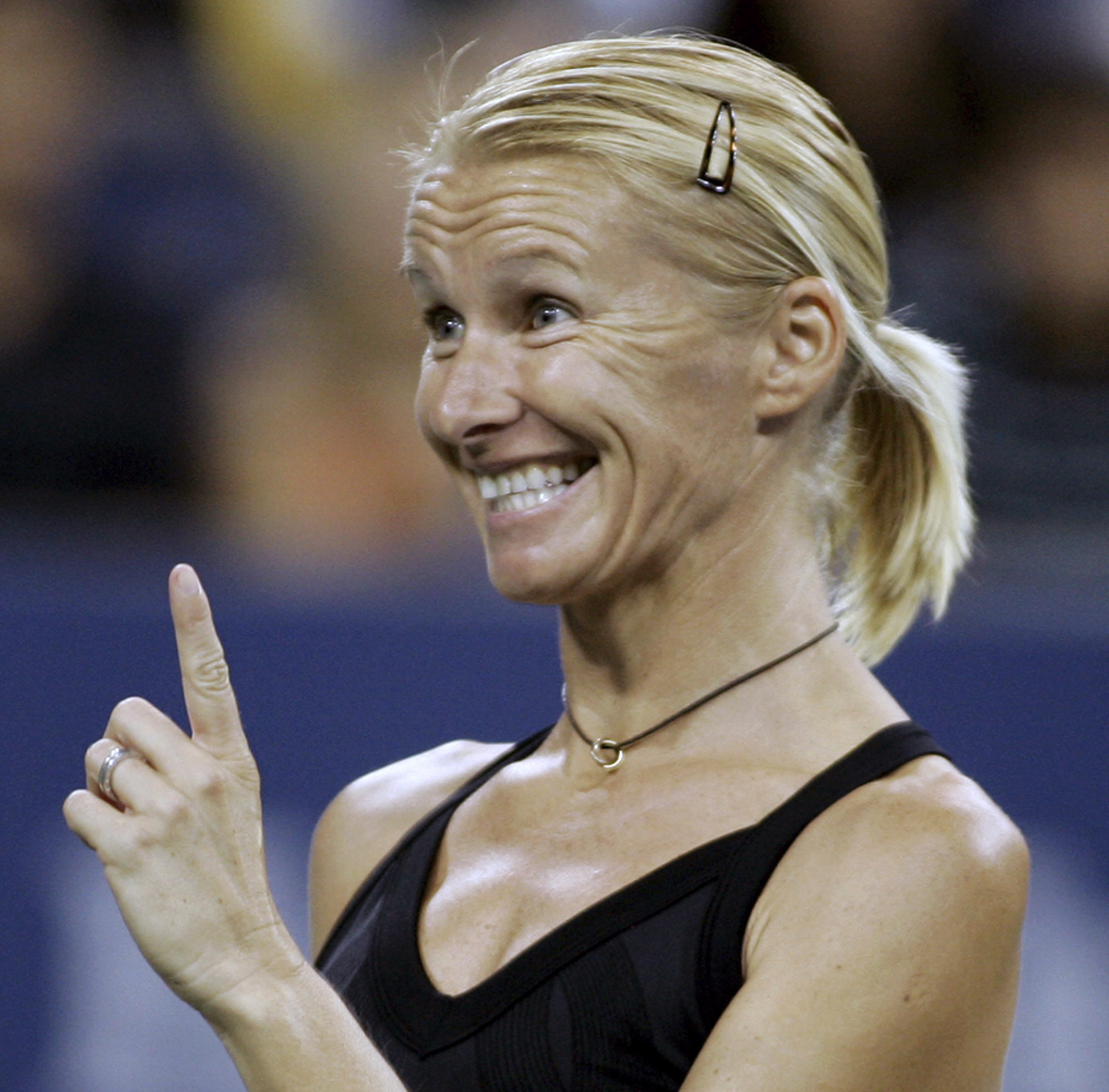 Former Wimbledon champion Jana Novotna dies at 49