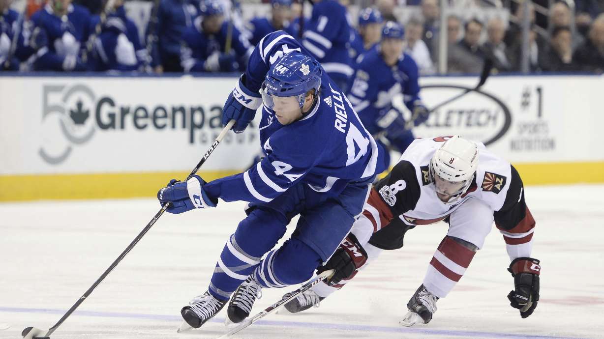 Coyotes win 4-1, stop Maple Leafs' win streak at 6 games