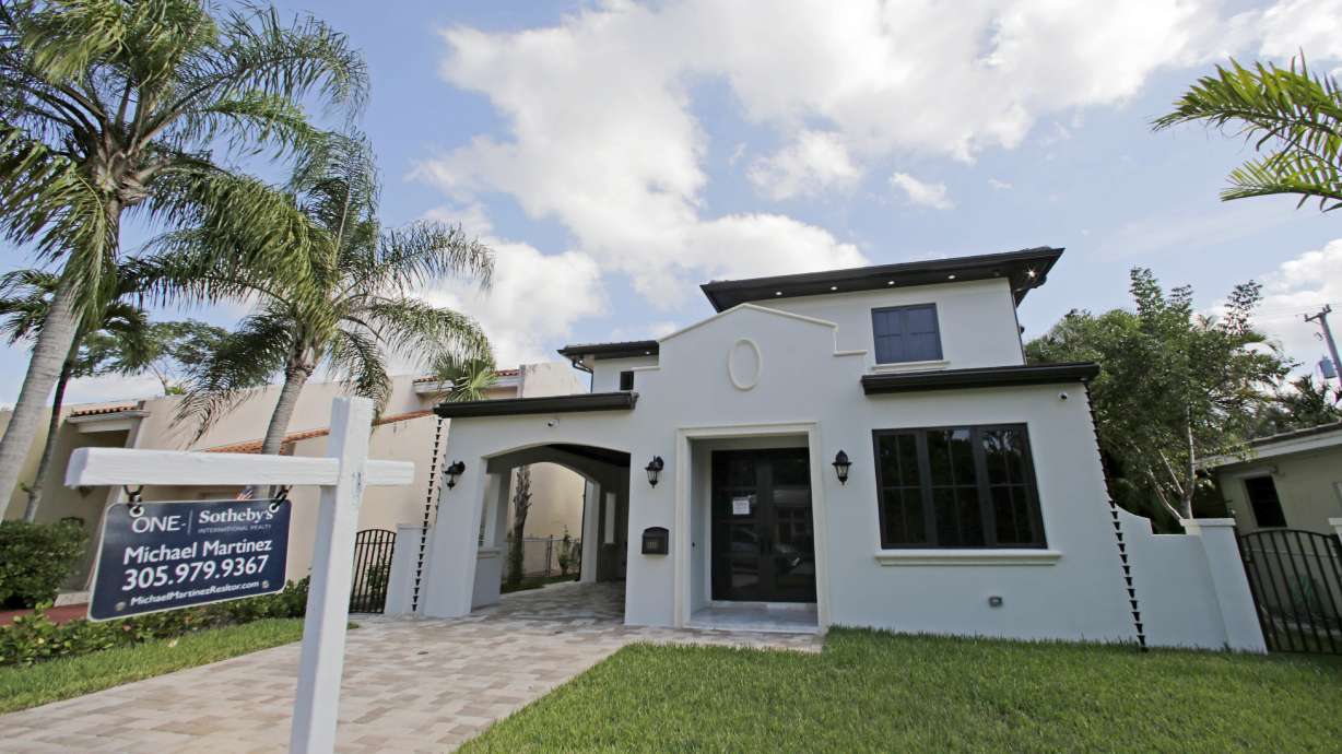 US home sales rose in October as hurricane impact wanes