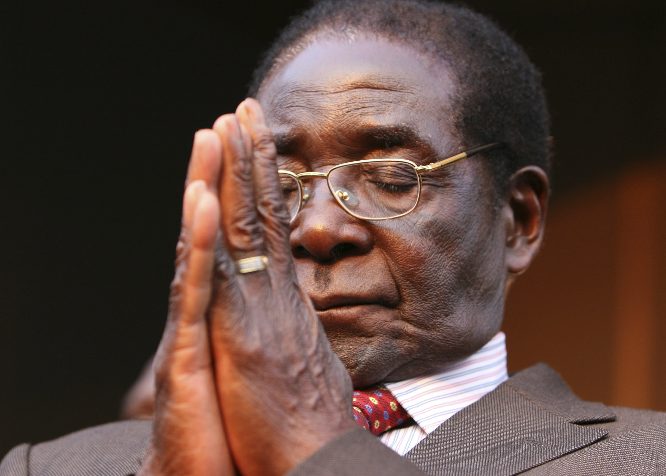 Mugabe leaves legacy of economic ruin, upheaval in Zimbabwe