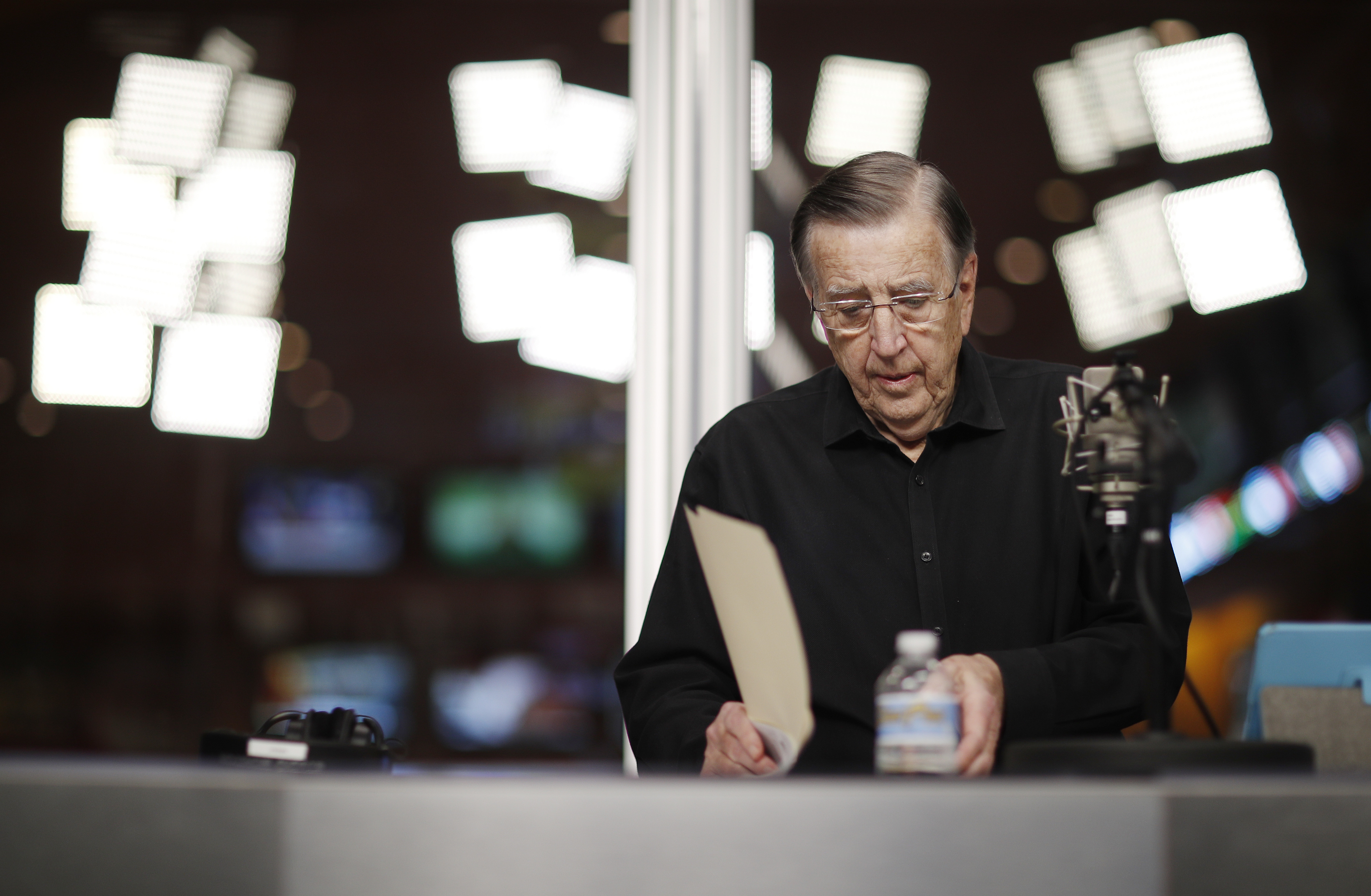 You're looking live at Brent Musburger in a sports book
