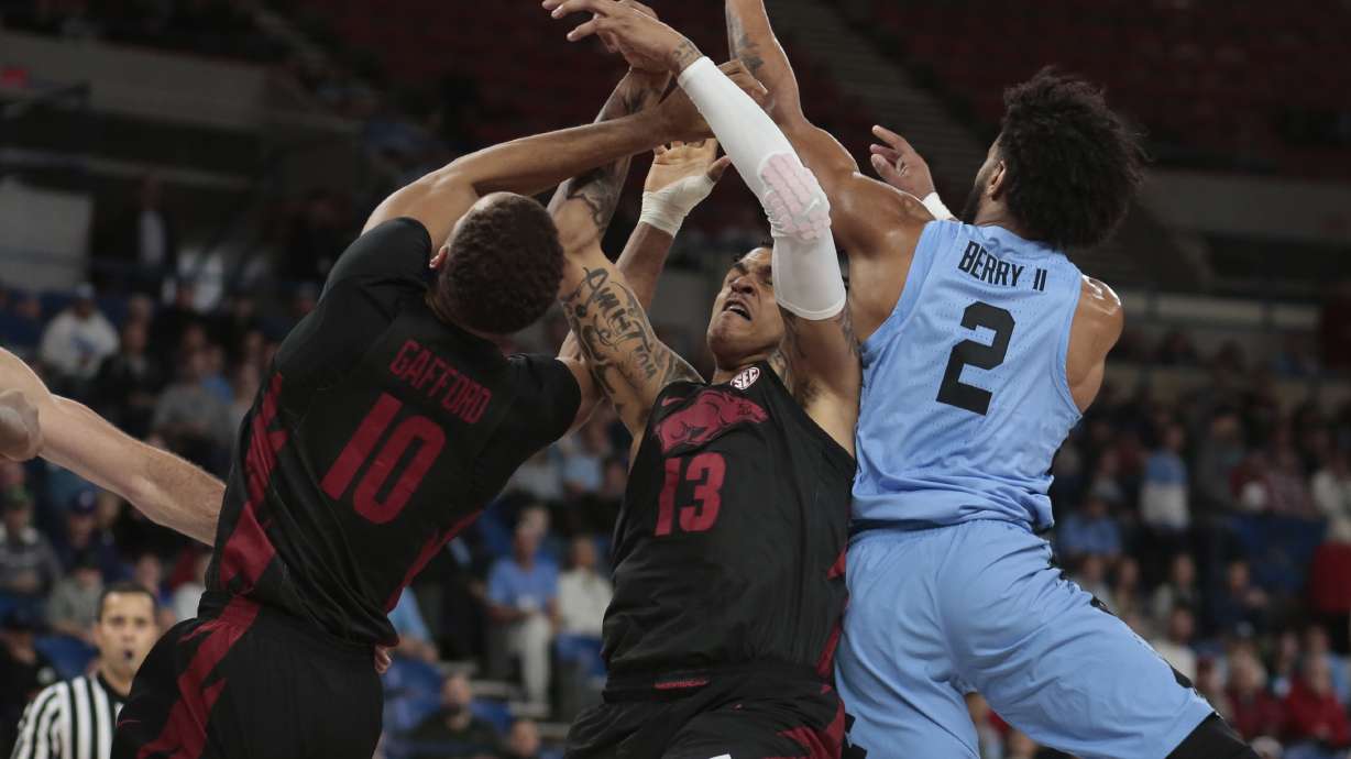 Luke Maye carries No. 9 North Carolina past Arkansas 87-68
