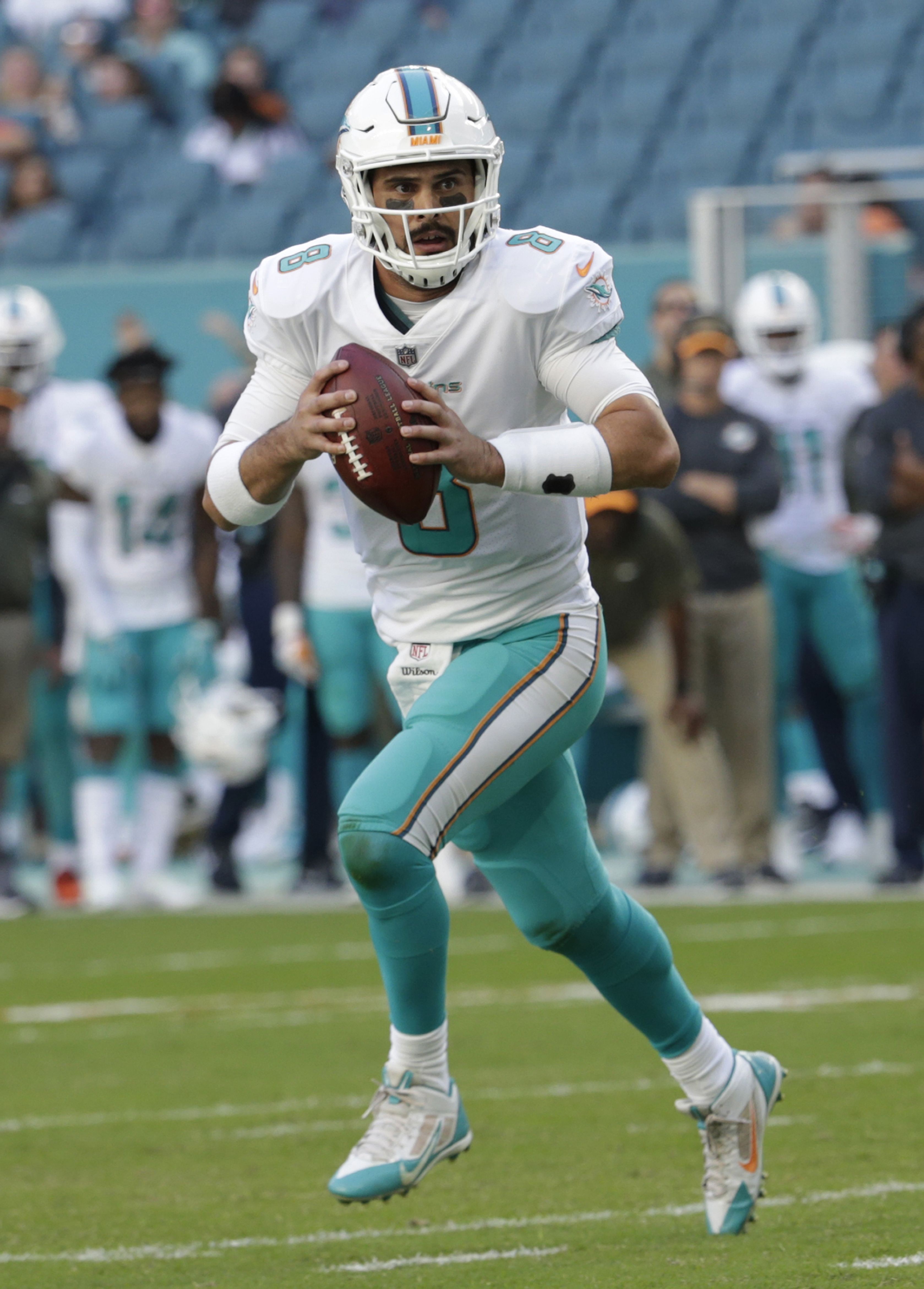 Dolphins' Cutler ruled out at New England; Moore to start