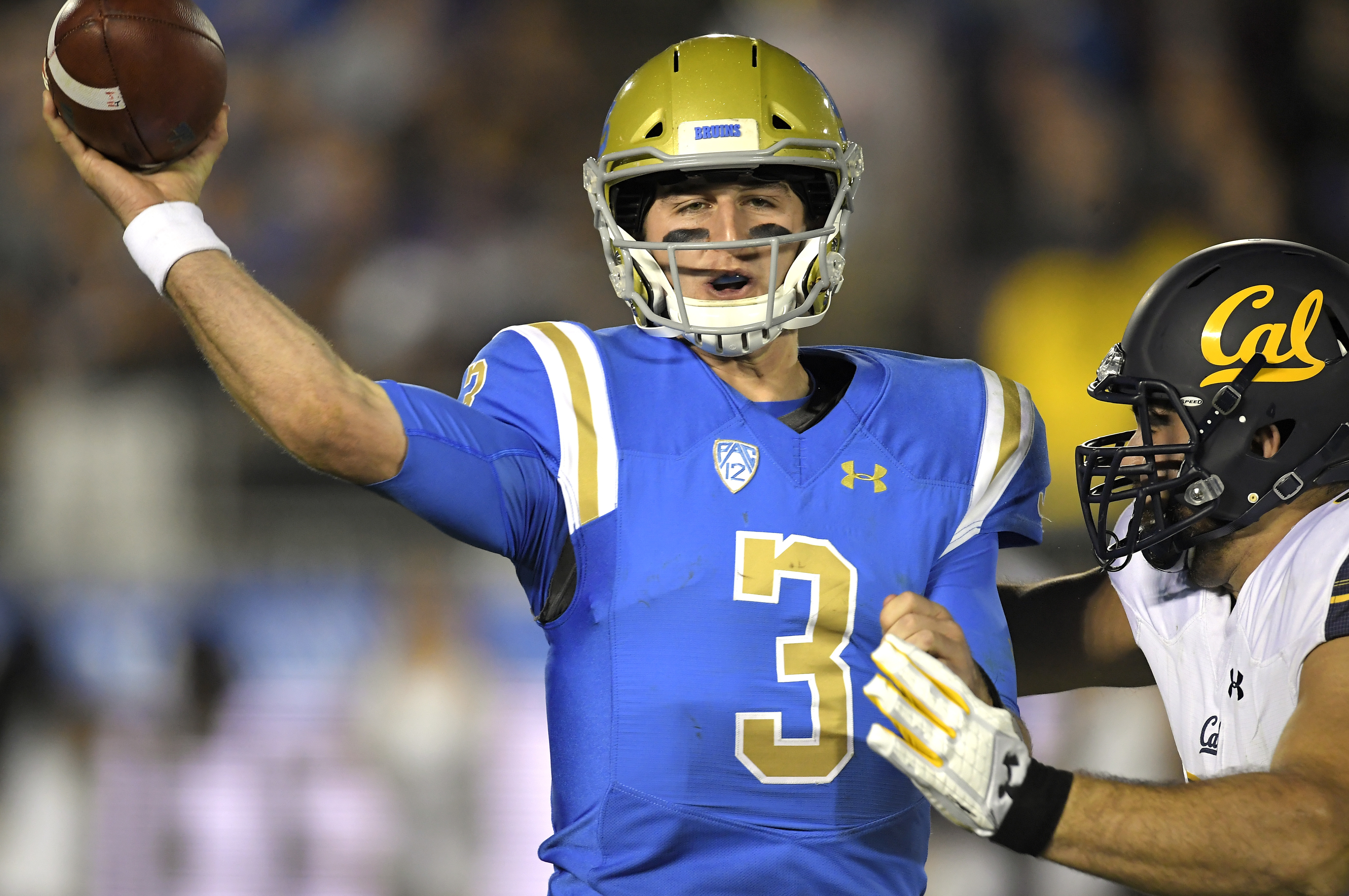 UCLA pulls Rosen at halftime of regular-season finale vs Cal