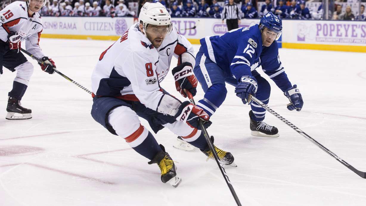 Alex Ovechkin has hat trick, Capitals beat Maple Leafs 4-2